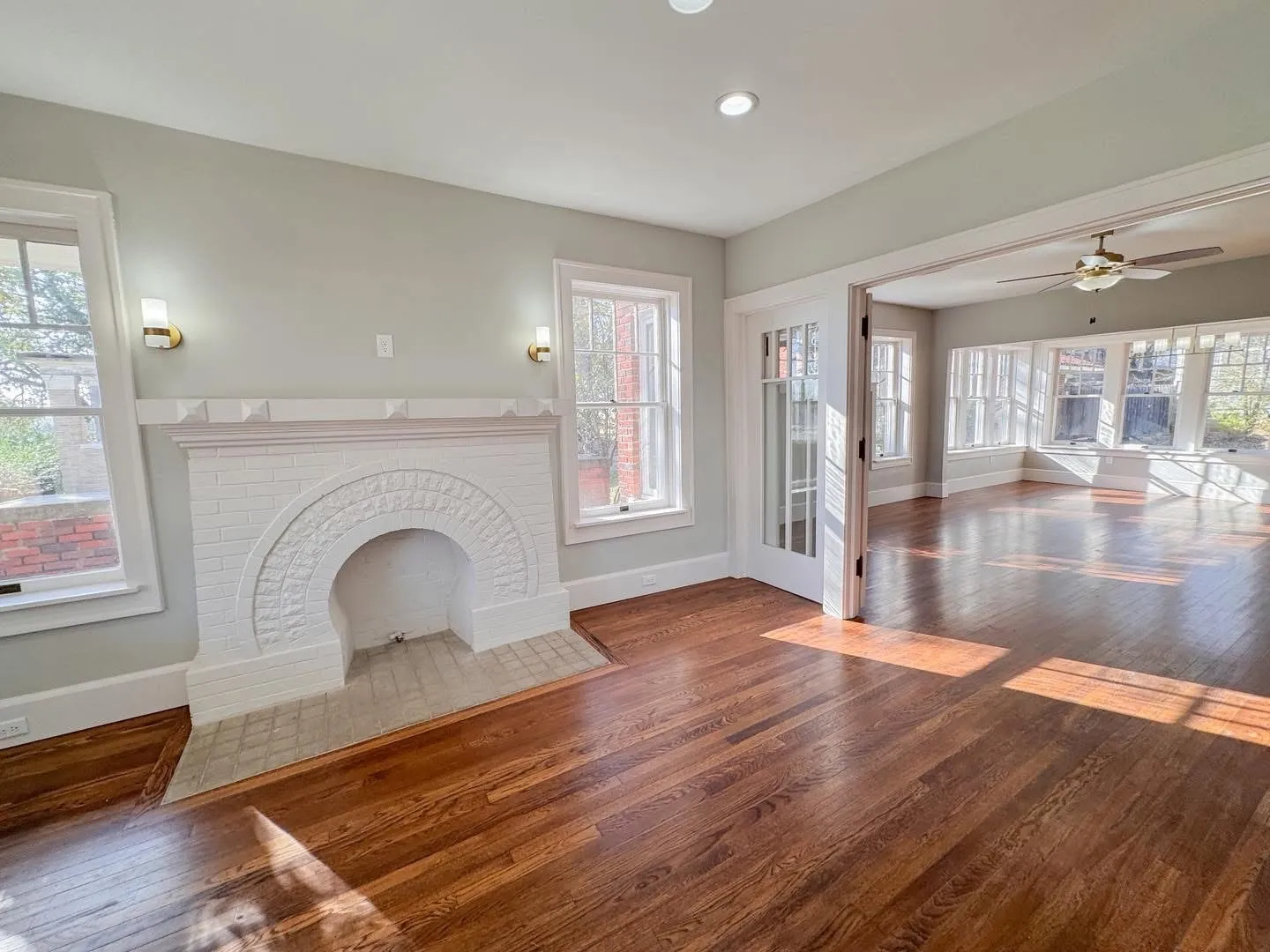 Single Family Residence For Sale in Palo Pinto County , 211 NW 4th Avenue, Mineral Wells, Texas 76067, 4 Bedroom, 3 Bathroom, Garage spaces, 3,052 Sqft, built in 1900, Preowned, mls#21151706, Real Estate Agent in Mineral Wells, Homes For Sale in Palo Pinto county, Homes For Sale in Mineral Wells, Realtor in Mineral Wells Texas, Real Estate Brokerage Independent Realty Texas, Luminita Cordes Realtor