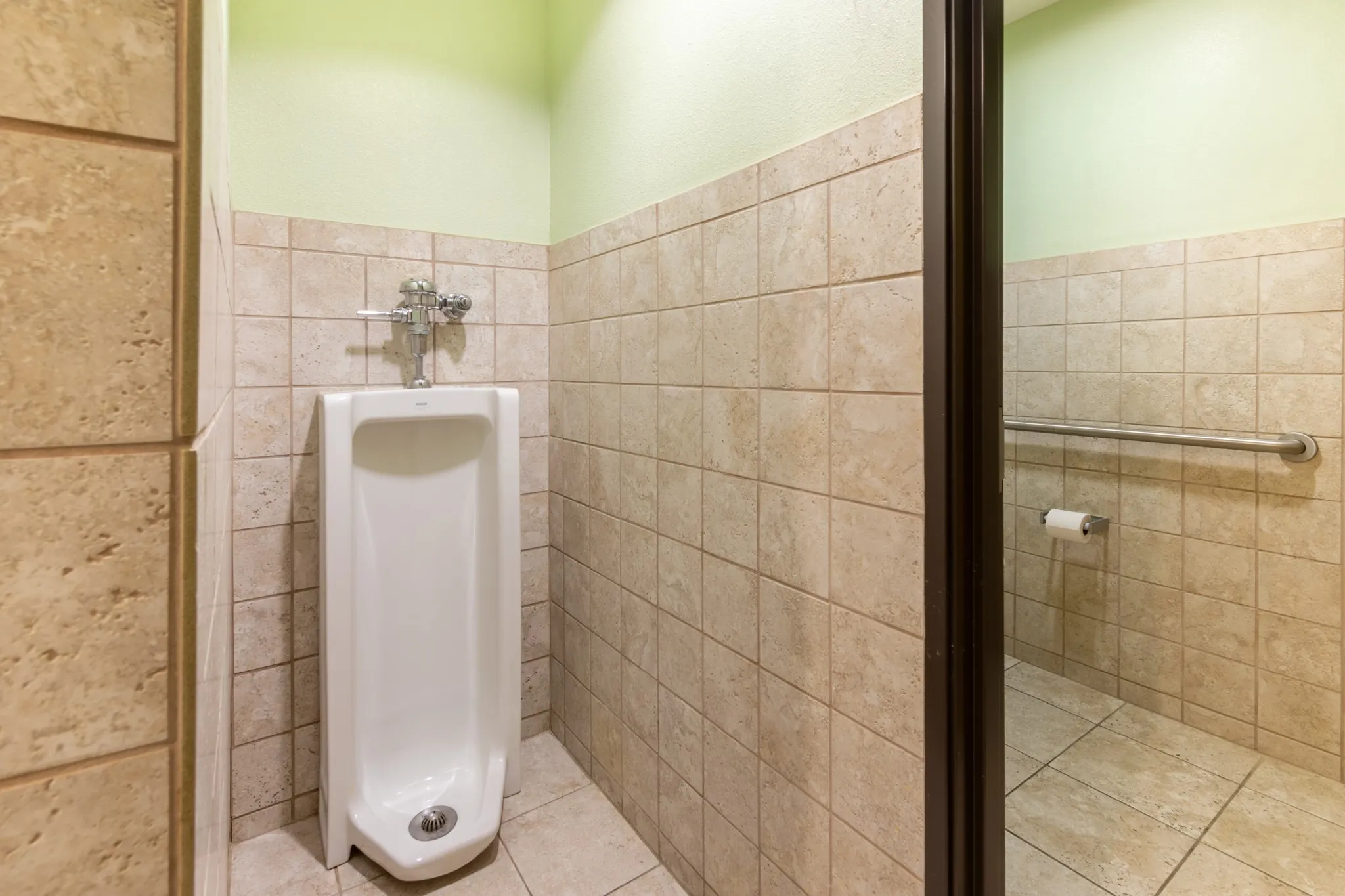 Business For Sale in Tarrant County , 6409 W Poly Webb Road, Arlington, Texas 76016, 0, 0, Garage spaces, 0 Sqft, built in 1979, Preowned, mls#21173470, Real Estate Agent in Arlington, Homes For Sale in Tarrant county, Homes For Sale in Arlington, Realtor in Arlington Texas, Real Estate Brokerage Independent Realty Texas, Luminita Cordes Realtor