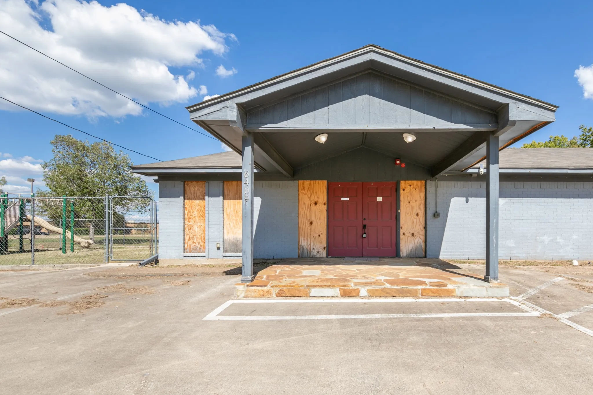 Business For Sale in Tarrant County , 6409 W Poly Webb Road, Arlington, Texas 76016, 0, 0, Garage spaces, 0 Sqft, built in 1979, Preowned, mls#21173470, Real Estate Agent in Arlington, Homes For Sale in Tarrant county, Homes For Sale in Arlington, Realtor in Arlington Texas, Real Estate Brokerage Independent Realty Texas, Luminita Cordes Realtor