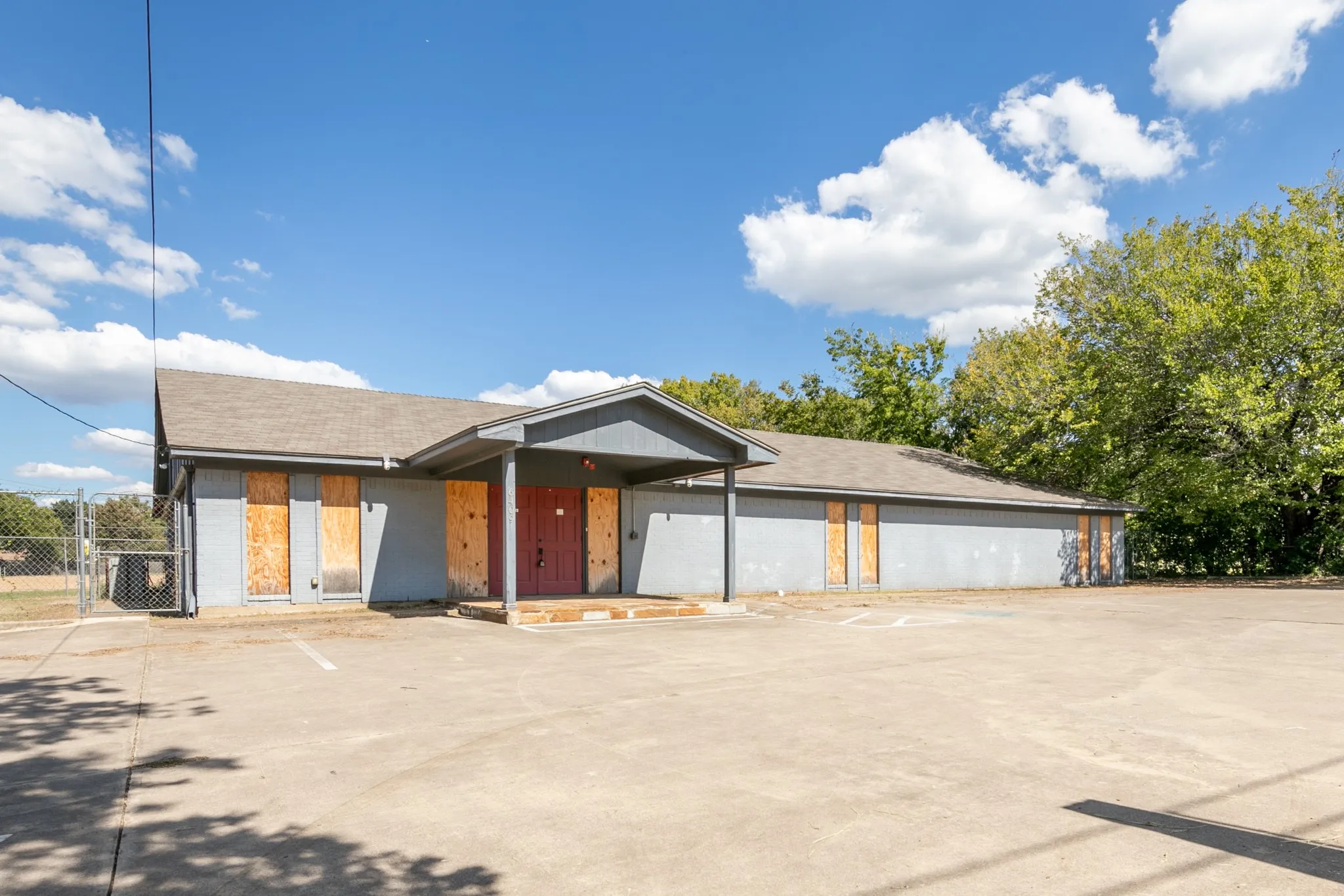Business For Sale in Tarrant County , 6409 W Poly Webb Road, Arlington, Texas 76016, 0, 0, Garage spaces, 0 Sqft, built in 1979, Preowned, mls#21173470, Real Estate Agent in Arlington, Homes For Sale in Tarrant county, Homes For Sale in Arlington, Realtor in Arlington Texas, Real Estate Brokerage Independent Realty Texas, Luminita Cordes Realtor
