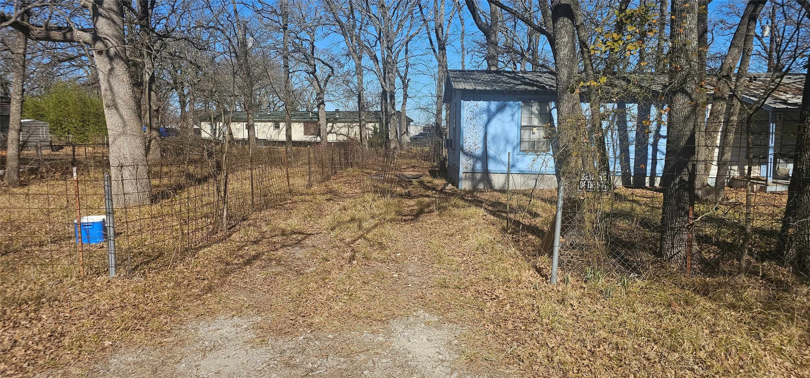 Single Family Residence For Sale in Hunt County , 1932 Wahoo Lane, West Tawakoni, Texas 75474, 1 Bedroom, 2 Bathrooms, Garage spaces, 800 Sqft, built in 1960, Price $74,000, mls#21172052, Real Estate Agent in West Tawakoni, Homes For Sale in Hunt county, Homes For Sale in West Tawakoni, Realtor in West Tawakoni Texas, Real Estate Brokerage Independent Realty Texas, Luminita Cordes Realtor