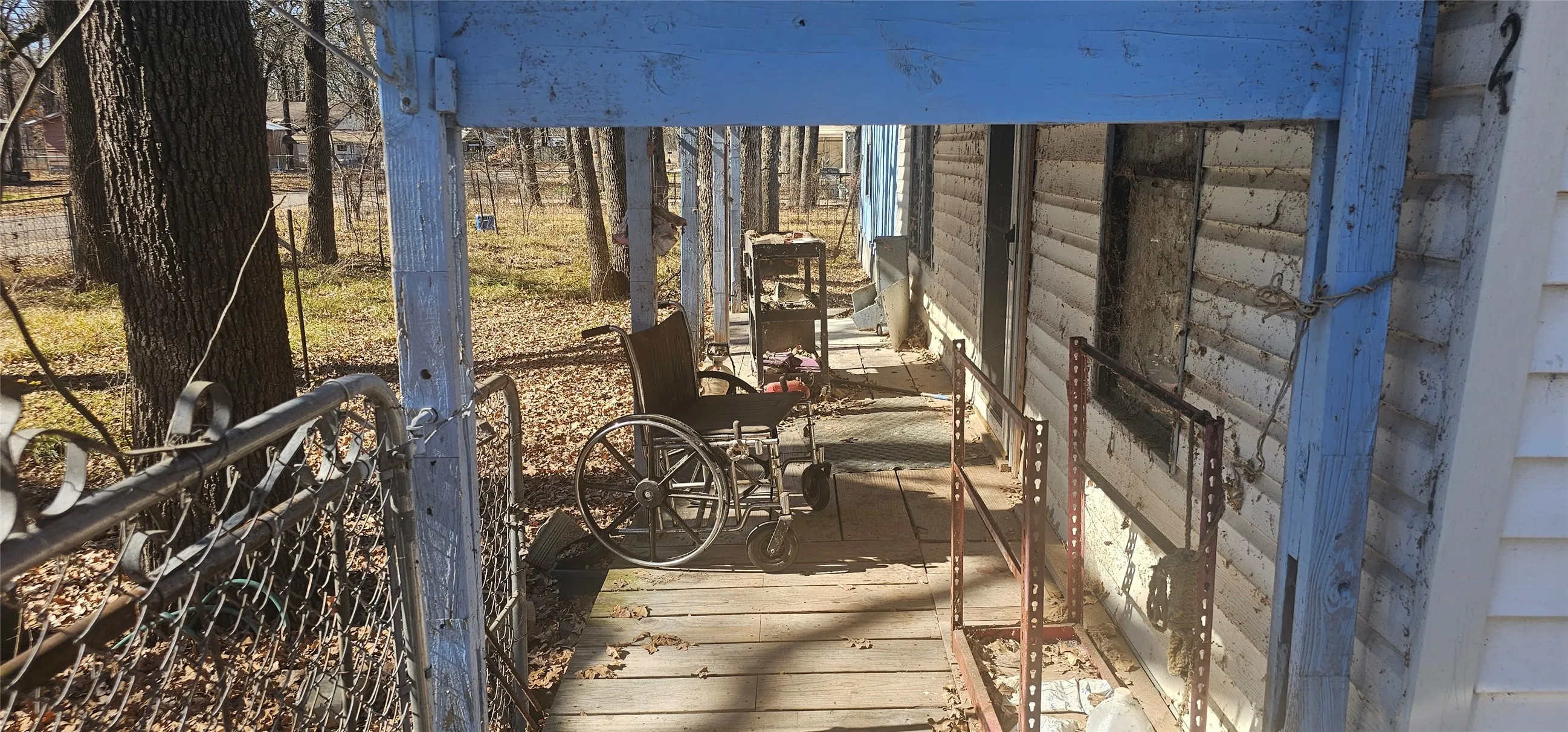 Single Family Residence For Sale in Hunt County , 1932 Wahoo Lane, West Tawakoni, Texas 75474, 1 Bedroom, 2 Bathrooms, Garage spaces, 800 Sqft, built in 1960, Price $74,000, mls#21172052, Real Estate Agent in West Tawakoni, Homes For Sale in Hunt county, Homes For Sale in West Tawakoni, Realtor in West Tawakoni Texas, Real Estate Brokerage Independent Realty Texas, Luminita Cordes Realtor