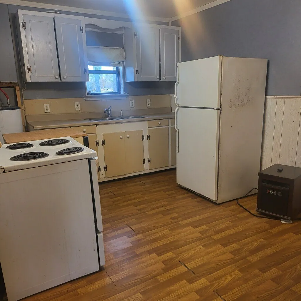 Single Family Residence For Sale in Hunt County , 1932 Wahoo Lane, West Tawakoni, Texas 75474, 1 Bedroom, 2 Bathrooms, Garage spaces, 800 Sqft, built in 1960, Price $74,000, mls#21172052, Real Estate Agent in West Tawakoni, Homes For Sale in Hunt county, Homes For Sale in West Tawakoni, Realtor in West Tawakoni Texas, Real Estate Brokerage Independent Realty Texas, Luminita Cordes Realtor
