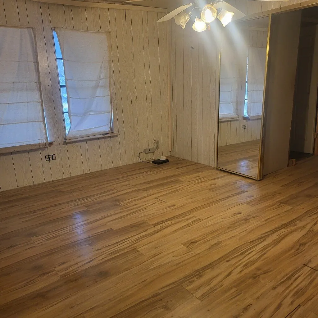 Single Family Residence For Sale in Hunt County , 1932 Wahoo Lane, West Tawakoni, Texas 75474, 1 Bedroom, 2 Bathrooms, Garage spaces, 800 Sqft, built in 1960, Price $74,000, mls#21172052, Real Estate Agent in West Tawakoni, Homes For Sale in Hunt county, Homes For Sale in West Tawakoni, Realtor in West Tawakoni Texas, Real Estate Brokerage Independent Realty Texas, Luminita Cordes Realtor