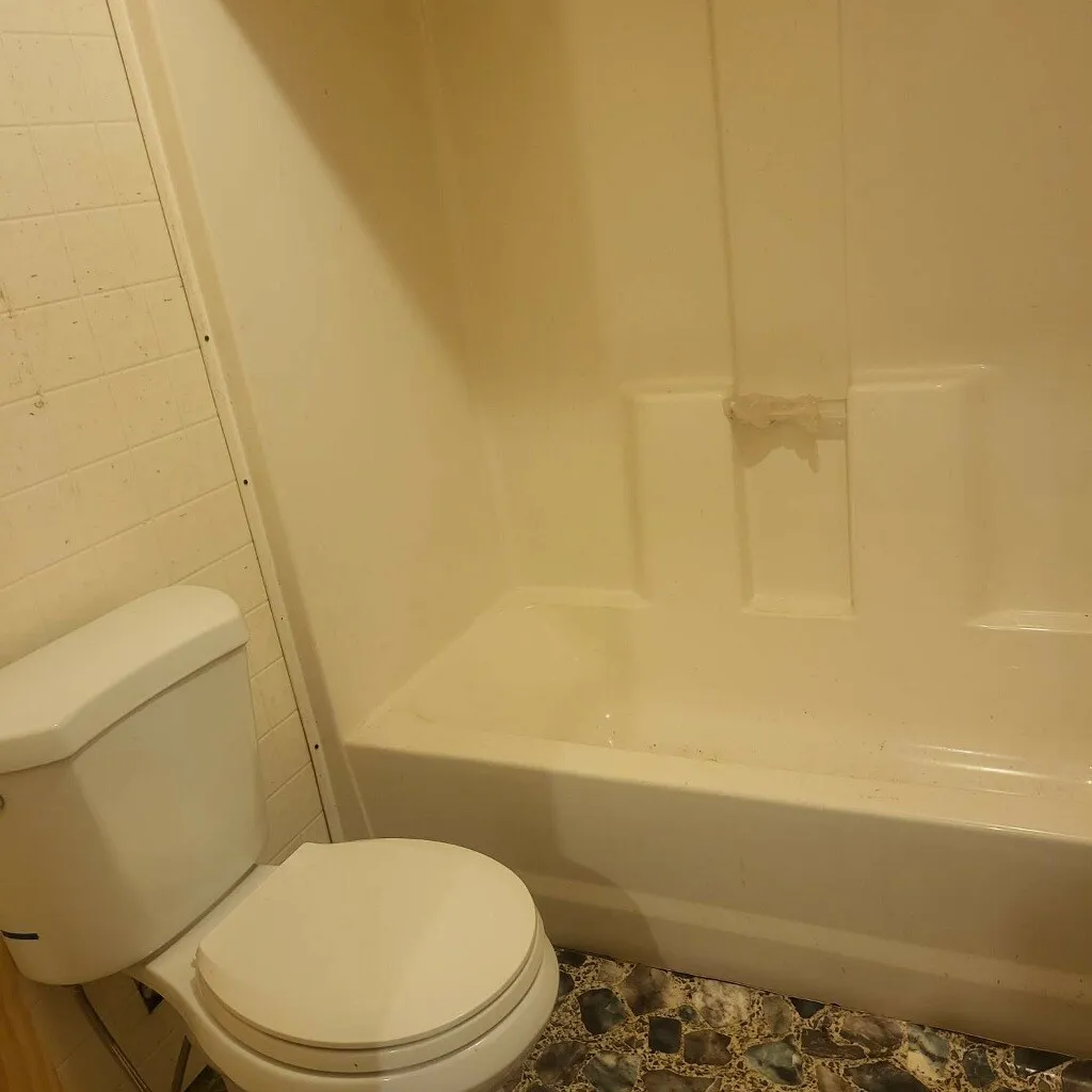 Single Family Residence For Sale in Hunt County , 1932 Wahoo Lane, West Tawakoni, Texas 75474, 1 Bedroom, 2 Bathrooms, Garage spaces, 800 Sqft, built in 1960, Price $74,000, mls#21172052, Real Estate Agent in West Tawakoni, Homes For Sale in Hunt county, Homes For Sale in West Tawakoni, Realtor in West Tawakoni Texas, Real Estate Brokerage Independent Realty Texas, Luminita Cordes Realtor