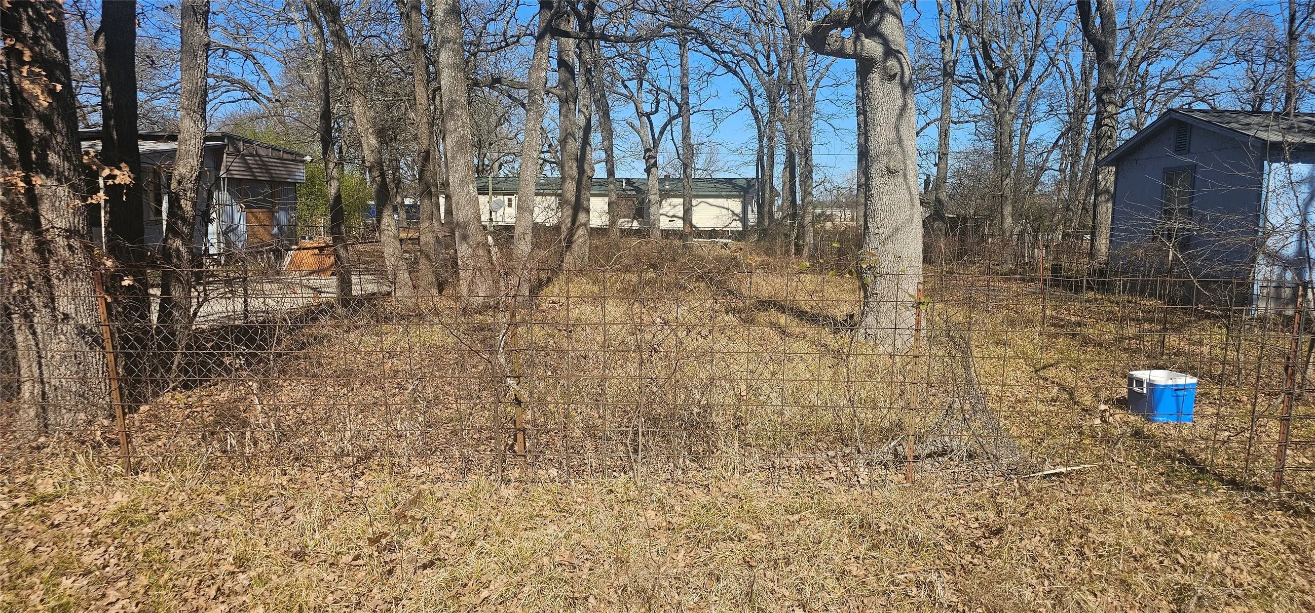 Single Family Residence For Sale in Hunt County , 1932 Wahoo Lane, West Tawakoni, Texas 75474, 1 Bedroom, 2 Bathrooms, Garage spaces, 800 Sqft, built in 1960, Price $74,000, mls#21172052, Real Estate Agent in West Tawakoni, Homes For Sale in Hunt county, Homes For Sale in West Tawakoni, Realtor in West Tawakoni Texas, Real Estate Brokerage Independent Realty Texas, Luminita Cordes Realtor