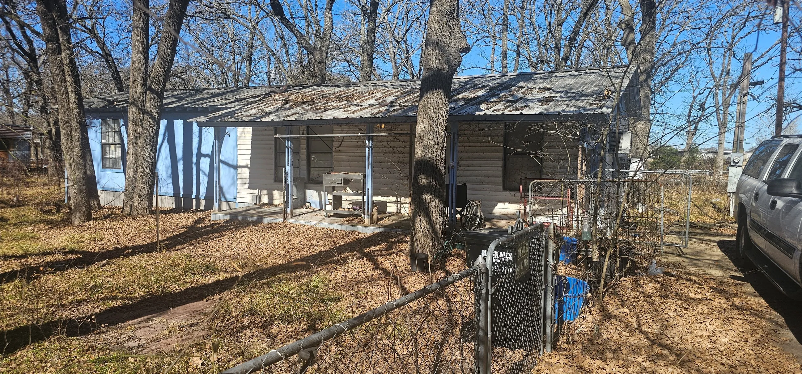 Single Family Residence For Sale in Hunt County , 1932 Wahoo Lane, West Tawakoni, Texas 75474, 1 Bedroom, 2 Bathrooms, Garage spaces, 800 Sqft, built in 1960, Price $74,000, mls#21172052, Real Estate Agent in West Tawakoni, Homes For Sale in Hunt county, Homes For Sale in West Tawakoni, Realtor in West Tawakoni Texas, Real Estate Brokerage Independent Realty Texas, Luminita Cordes Realtor