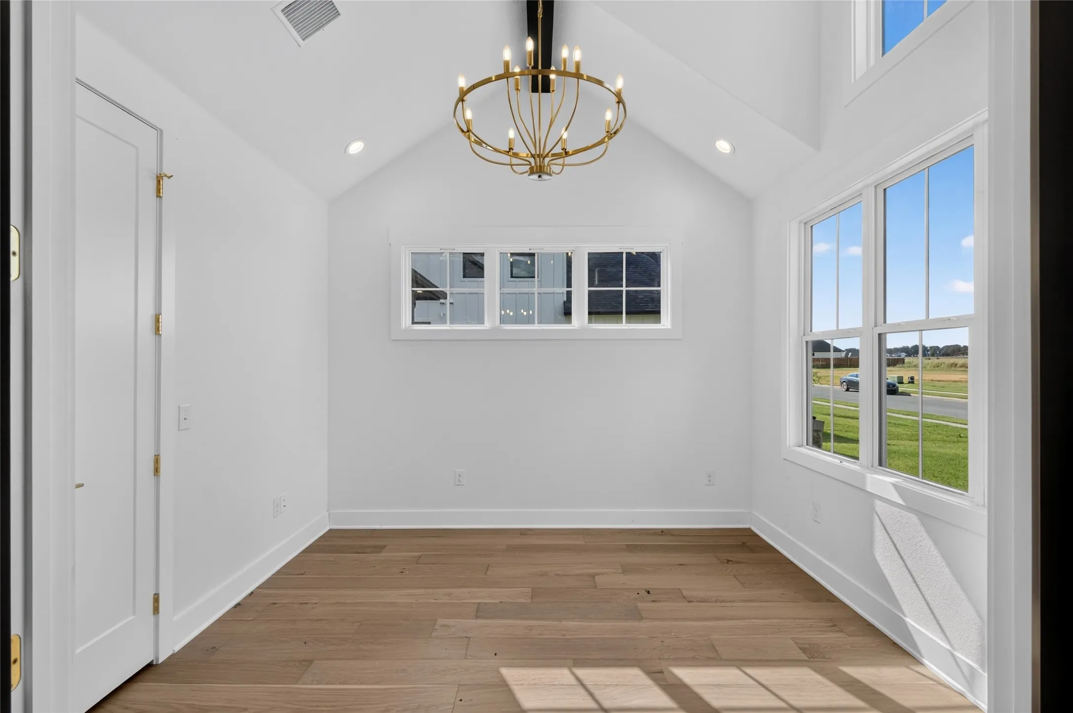 Single Family Residence For Sale in Grayson County , 2029 Nichole Boulevard, Pottsboro, Texas 75076, 4 Bedroom, 3 Bathroom, 2 Garage spaces, 2,769 Sqft, built in 2026, New Construction - Incomplete, mls#21164077, Real Estate Agent in Pottsboro, Homes For Sale in Grayson county, Homes For Sale in Pottsboro, Realtor in Pottsboro Texas, Real Estate Brokerage Independent Realty Texas, Luminita Cordes Realtor