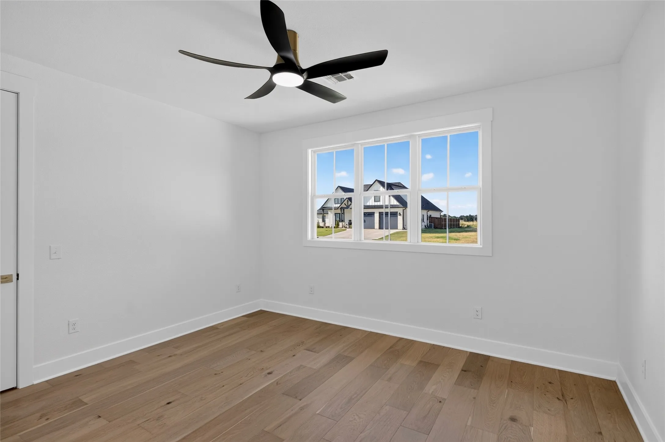 Single Family Residence For Sale in Grayson County , 2029 Nichole Boulevard, Pottsboro, Texas 75076, 4 Bedroom, 3 Bathroom, 2 Garage spaces, 2,769 Sqft, built in 2026, New Construction - Incomplete, mls#21164077, Real Estate Agent in Pottsboro, Homes For Sale in Grayson county, Homes For Sale in Pottsboro, Realtor in Pottsboro Texas, Real Estate Brokerage Independent Realty Texas, Luminita Cordes Realtor