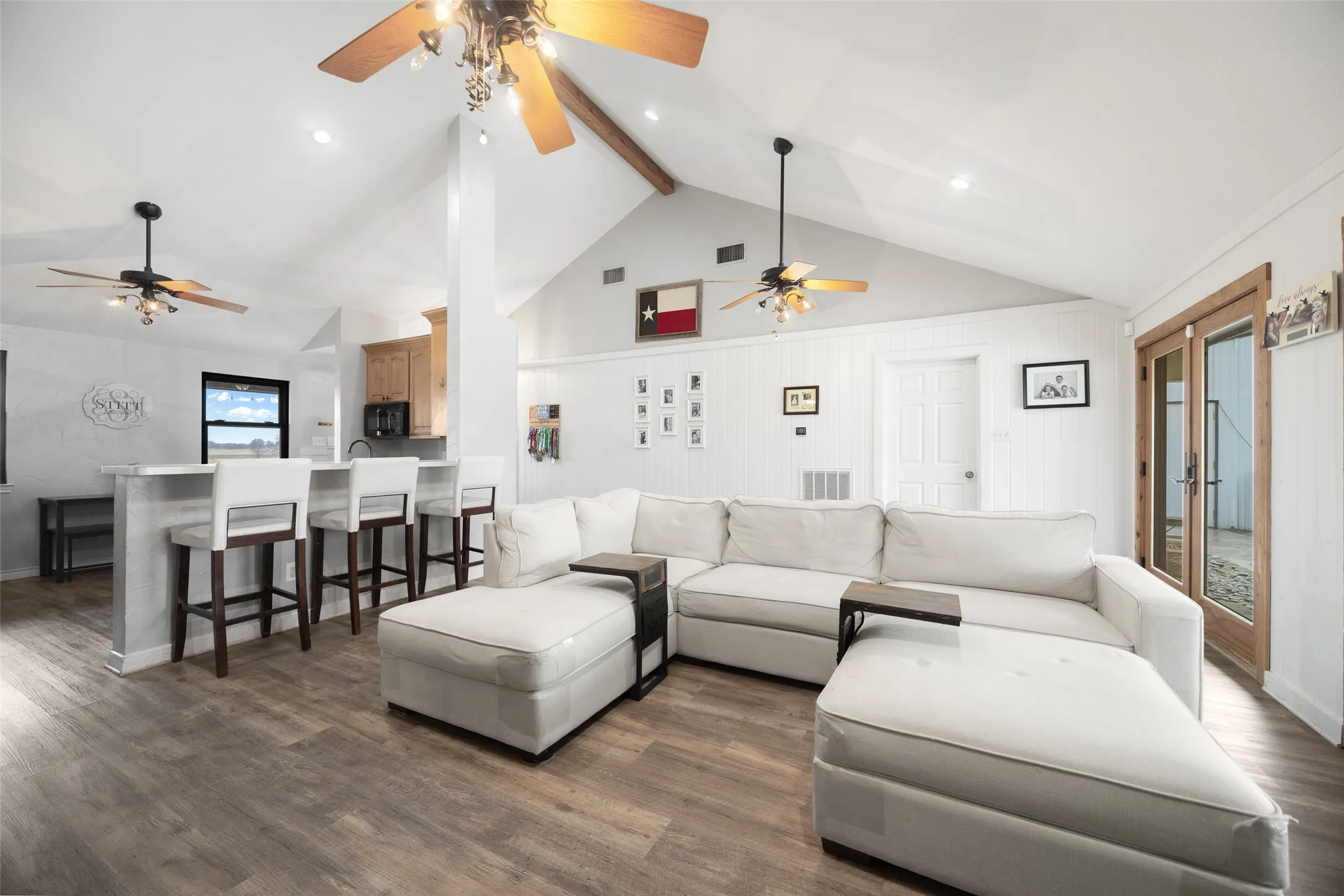 Single Family Residence For Sale in Collin County , 21639 County Road 850, Farmersville, Texas 75442, 5 Bedroom, 3 Bathroom, 4 Garage spaces, 1,980 Sqft, built in 1999, Price $515,000, mls#21170402, Real Estate Agent in Farmersville, Homes For Sale in Collin county, Homes For Sale in Farmersville, Realtor in Farmersville Texas, Real Estate Brokerage Independent Realty Texas, Luminita Cordes Realtor