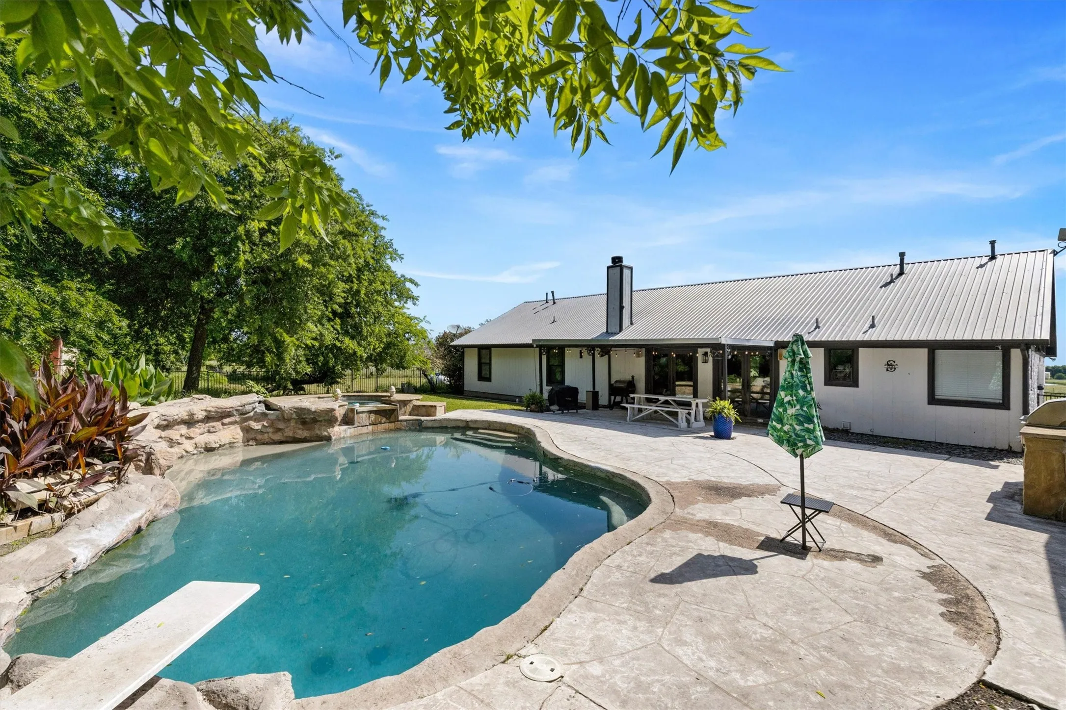 Single Family Residence For Sale in Collin County , 21639 County Road 850, Farmersville, Texas 75442, 5 Bedroom, 3 Bathroom, 4 Garage spaces, 1,980 Sqft, built in 1999, Price $515,000, mls#21170402, Real Estate Agent in Farmersville, Homes For Sale in Collin county, Homes For Sale in Farmersville, Realtor in Farmersville Texas, Real Estate Brokerage Independent Realty Texas, Luminita Cordes Realtor