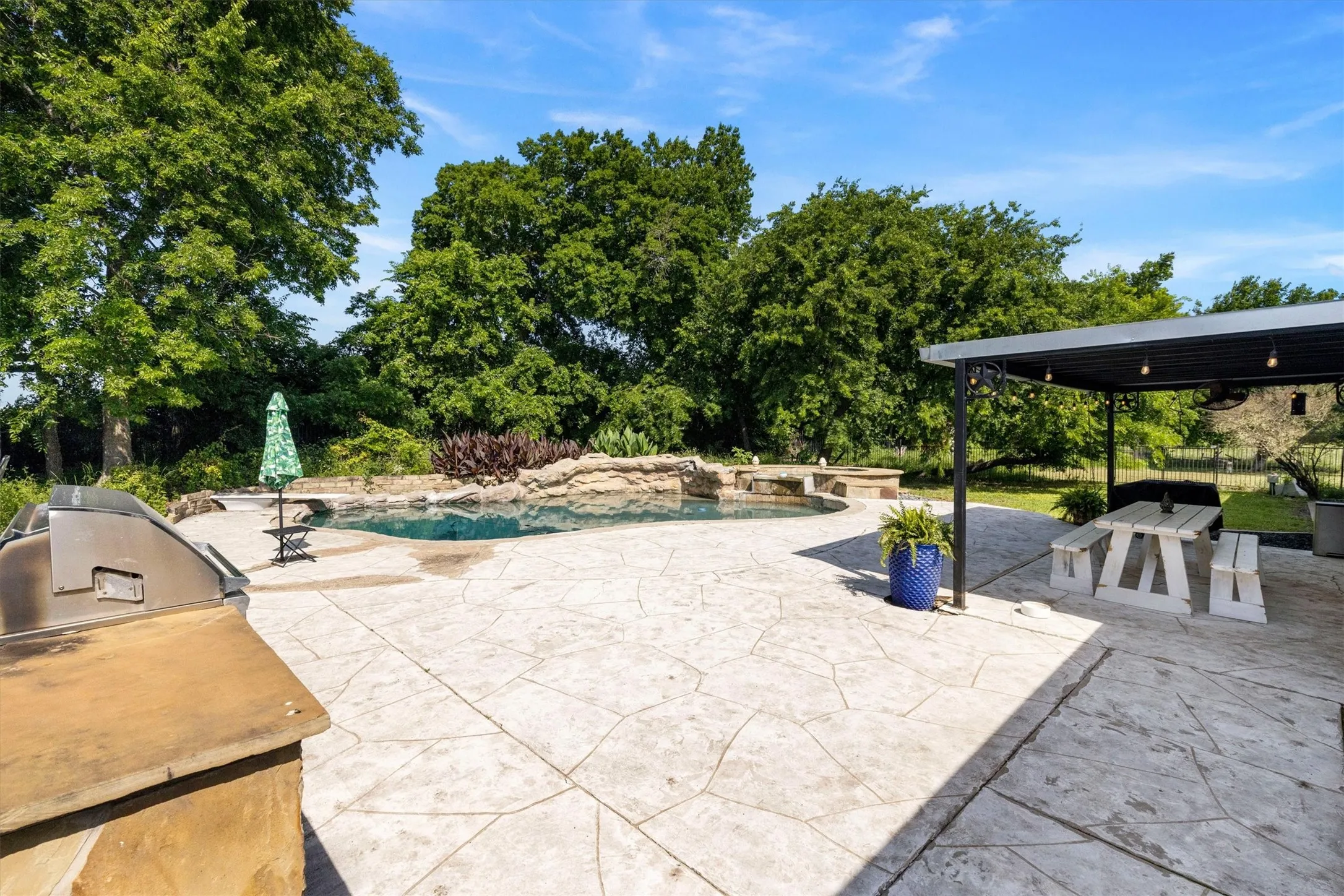 Single Family Residence For Sale in Collin County , 21639 County Road 850, Farmersville, Texas 75442, 5 Bedroom, 3 Bathroom, 4 Garage spaces, 1,980 Sqft, built in 1999, Price $515,000, mls#21170402, Real Estate Agent in Farmersville, Homes For Sale in Collin county, Homes For Sale in Farmersville, Realtor in Farmersville Texas, Real Estate Brokerage Independent Realty Texas, Luminita Cordes Realtor