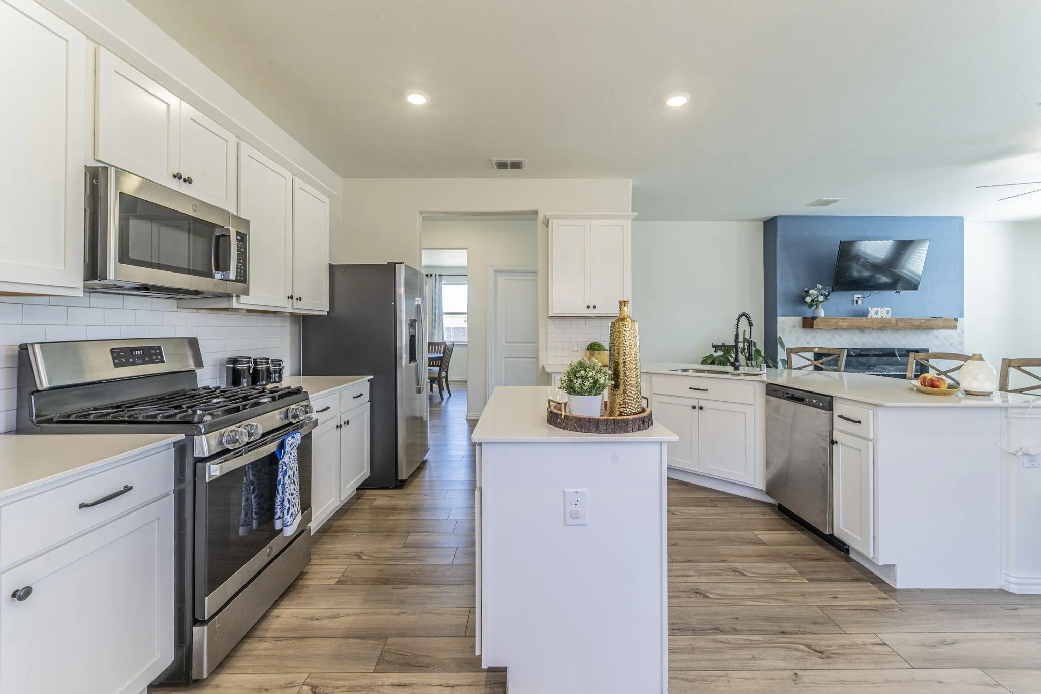 Large kitchen with island