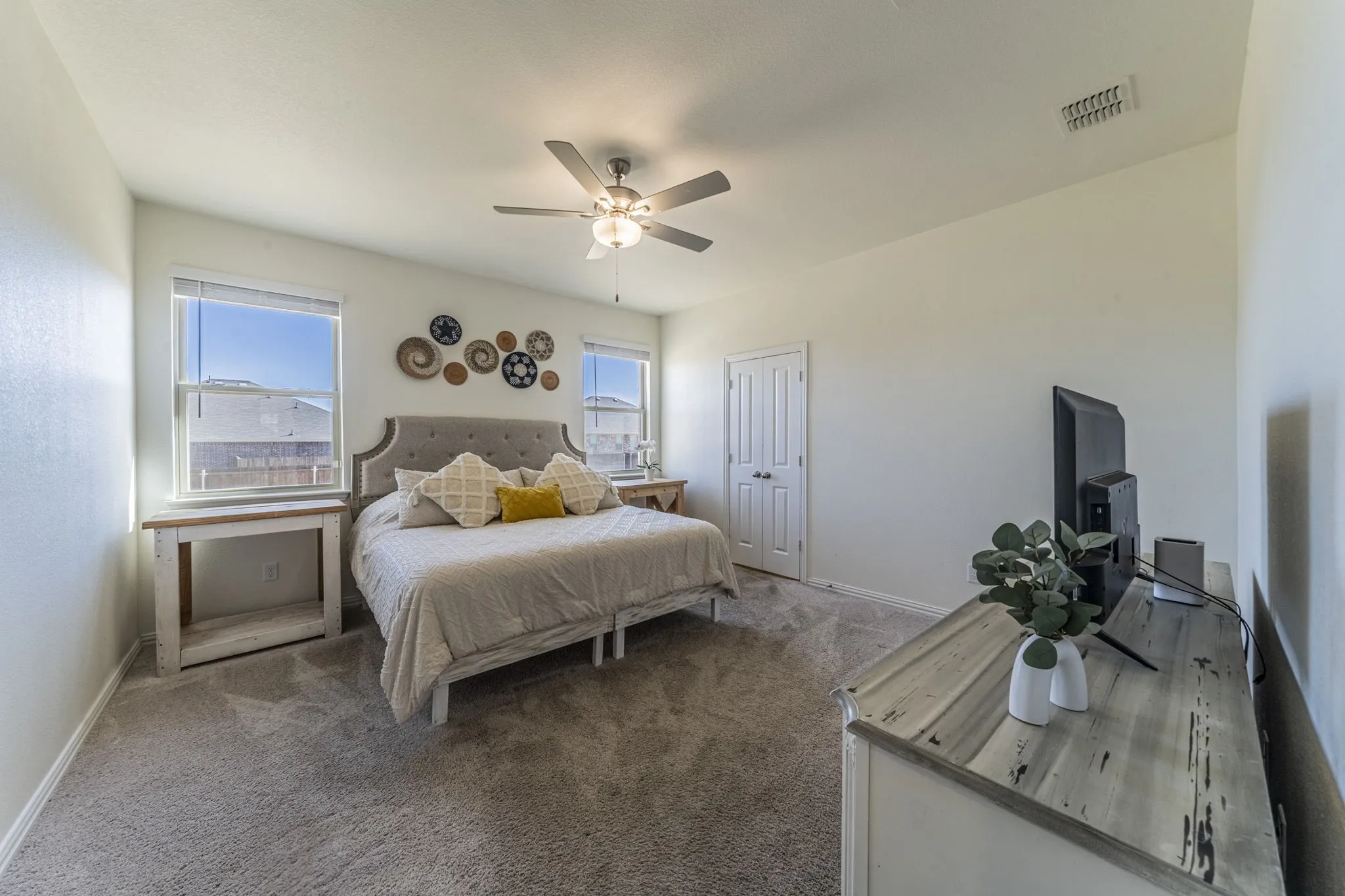 Single Family Residence For Sale in Tarrant County , 1240 Almond Road, Azle, Texas 76020, 4 Bedroom, 2 Bathroom, 2 Garage spaces, 1,996 Sqft, built in 2023, Preowned, mls#21164563, Real Estate Agent in Azle, Homes For Sale in Tarrant county, Homes For Sale in Azle, Realtor in Azle Texas, Real Estate Brokerage Independent Realty Texas, Luminita Cordes Realtor