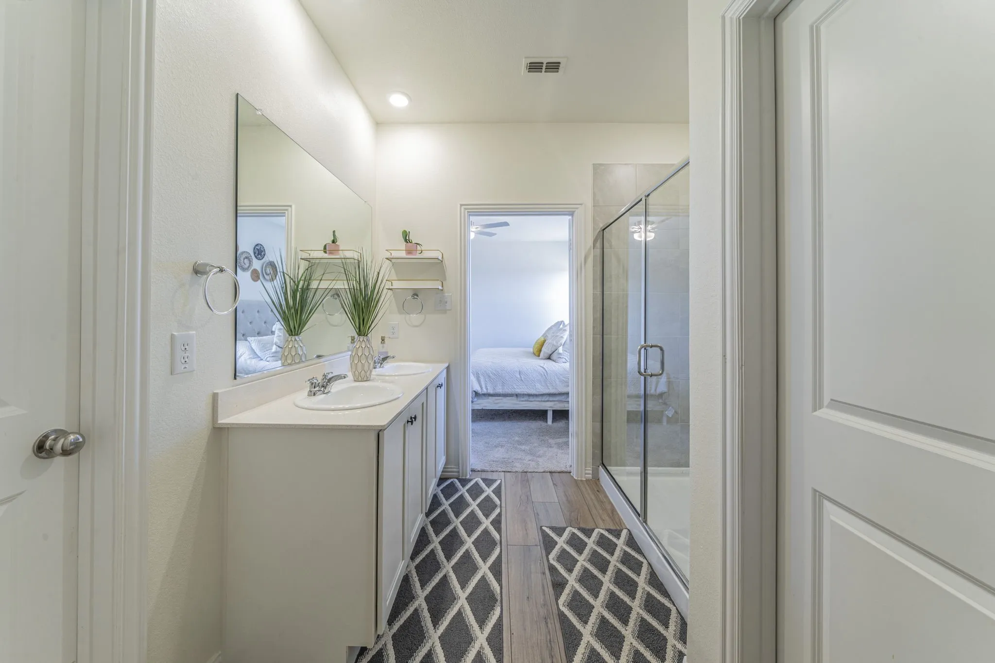 Single Family Residence For Sale in Tarrant County , 1240 Almond Road, Azle, Texas 76020, 4 Bedroom, 2 Bathroom, 2 Garage spaces, 1,996 Sqft, built in 2023, Preowned, mls#21164563, Real Estate Agent in Azle, Homes For Sale in Tarrant county, Homes For Sale in Azle, Realtor in Azle Texas, Real Estate Brokerage Independent Realty Texas, Luminita Cordes Realtor