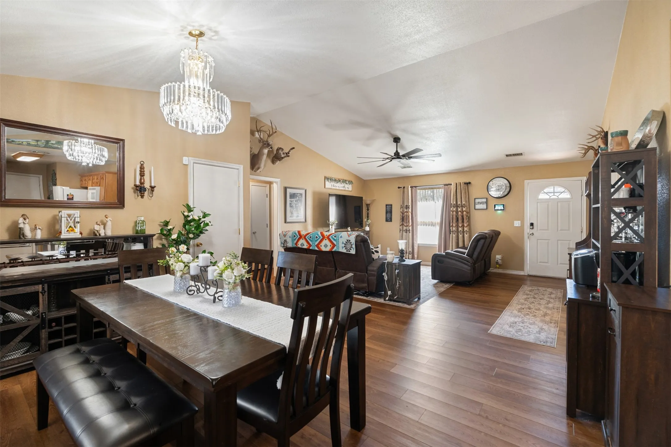 Single Family Residence For Sale in Henderson County , 924 Guam Street, Tool, Texas 75143, 3 Bedrooms, 2 Bathrooms, 1 Garage spaces, 1,568 Sqft, built in 2003, Preowned, Price $245,000, mls#21173717, Real Estate Agent in Tool, Homes For Sale in Henderson county, Homes For Sale in Tool, Realtor in Tool Texas, Real Estate Brokerage Independent Realty Texas, Luminita Cordes Realtor