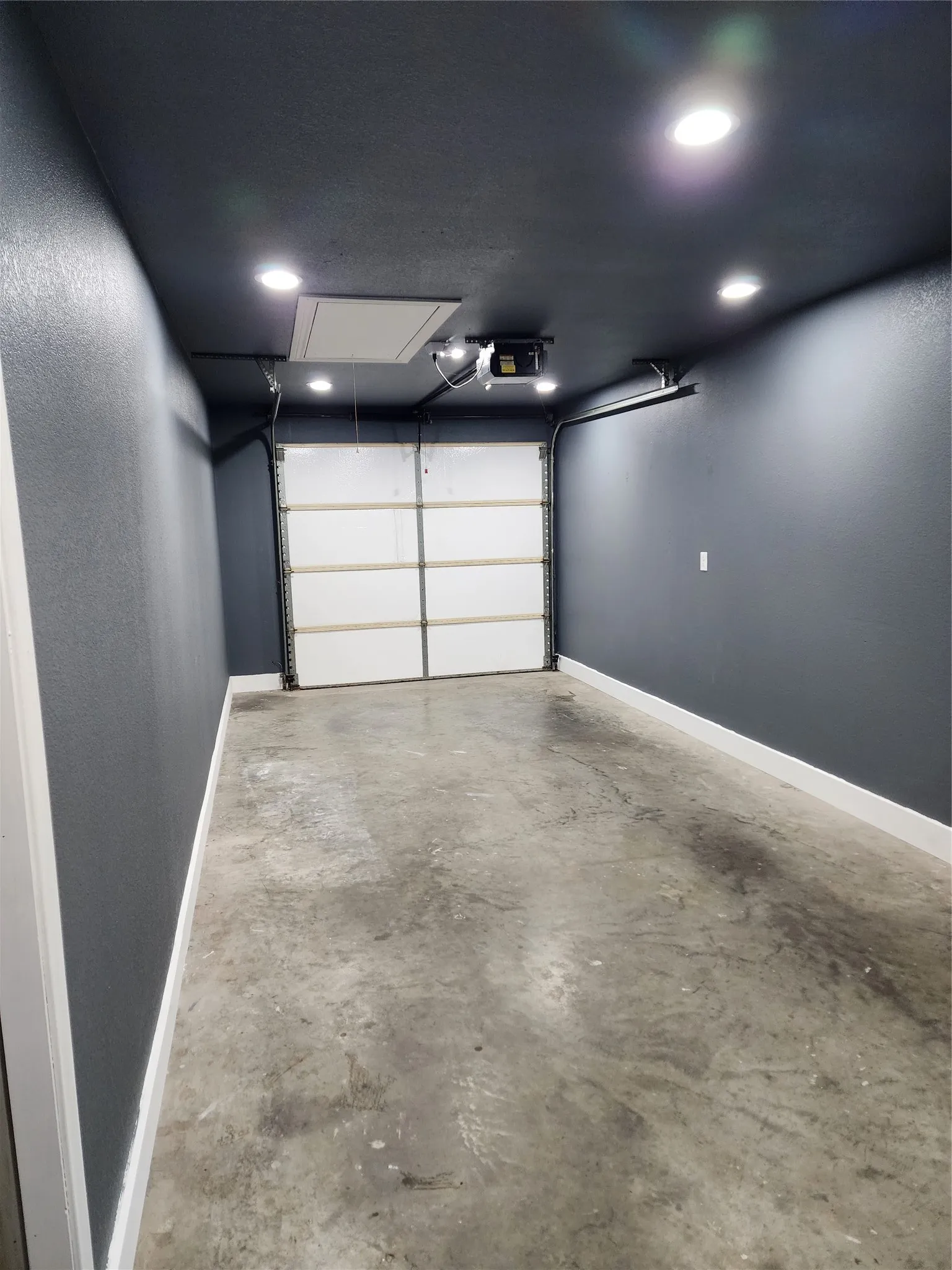 Single Family Residence For Sale in Henderson County , 924 Guam Street, Tool, Texas 75143, 3 Bedrooms, 2 Bathrooms, 1 Garage spaces, 1,568 Sqft, built in 2003, Preowned, Price $245,000, mls#21173717, Real Estate Agent in Tool, Homes For Sale in Henderson county, Homes For Sale in Tool, Realtor in Tool Texas, Real Estate Brokerage Independent Realty Texas, Luminita Cordes Realtor
