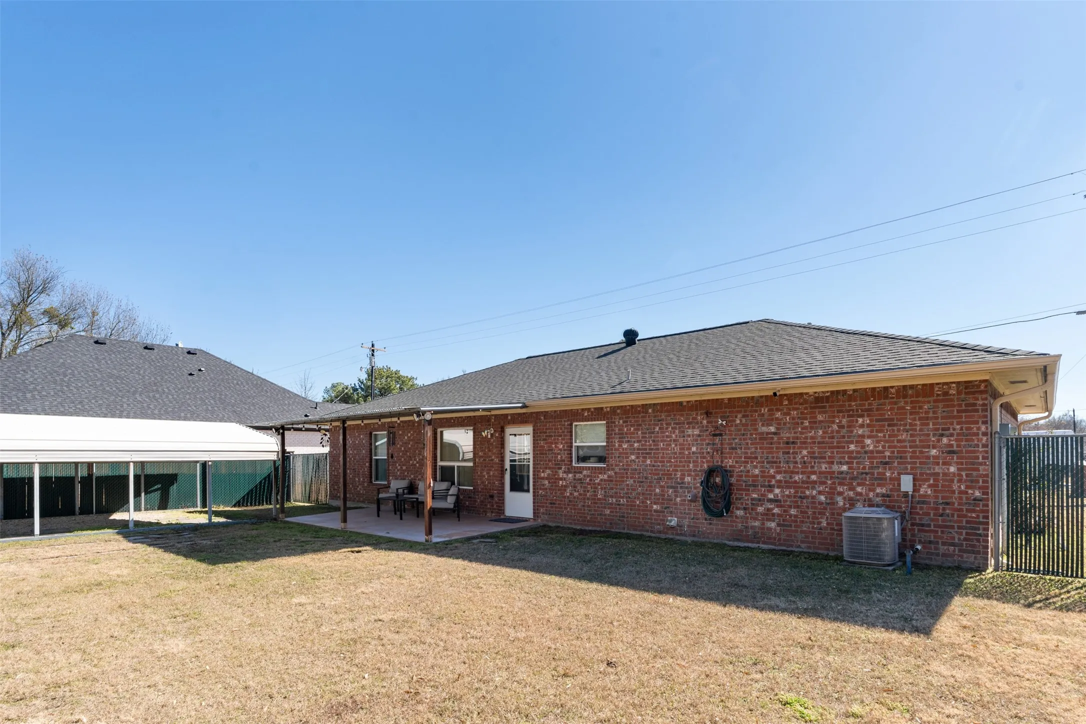 Single Family Residence For Sale in Henderson County , 924 Guam Street, Tool, Texas 75143, 3 Bedrooms, 2 Bathrooms, 1 Garage spaces, 1,568 Sqft, built in 2003, Preowned, Price $245,000, mls#21173717, Real Estate Agent in Tool, Homes For Sale in Henderson county, Homes For Sale in Tool, Realtor in Tool Texas, Real Estate Brokerage Independent Realty Texas, Luminita Cordes Realtor