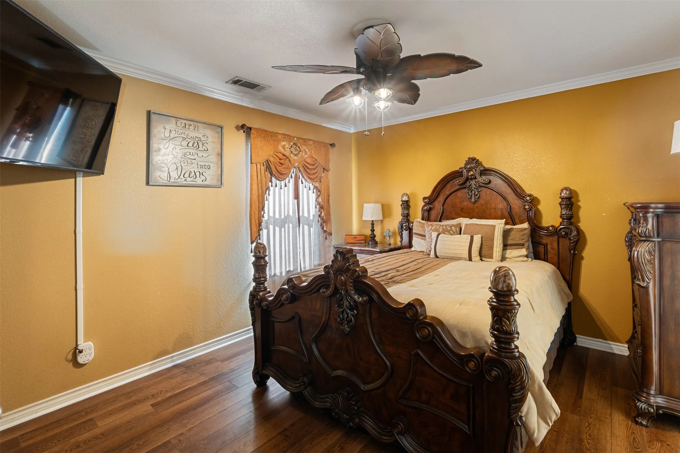 Single Family Residence For Sale in Henderson County , 924 Guam Street, Tool, Texas 75143, 3 Bedrooms, 2 Bathrooms, 1 Garage spaces, 1,568 Sqft, built in 2003, Preowned, Price $245,000, mls#21173717, Real Estate Agent in Tool, Homes For Sale in Henderson county, Homes For Sale in Tool, Realtor in Tool Texas, Real Estate Brokerage Independent Realty Texas, Luminita Cordes Realtor