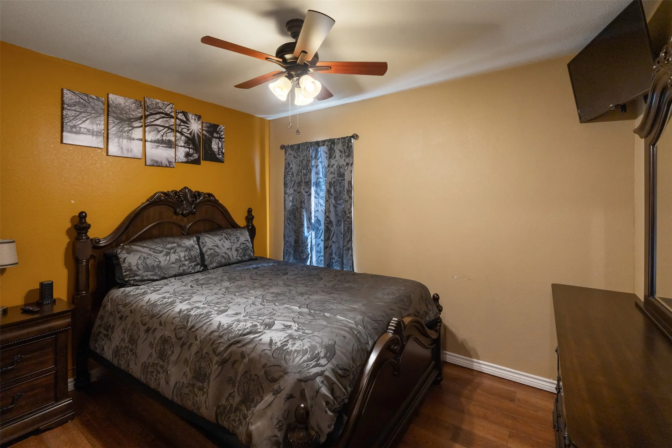 Single Family Residence For Sale in Henderson County , 924 Guam Street, Tool, Texas 75143, 3 Bedrooms, 2 Bathrooms, 1 Garage spaces, 1,568 Sqft, built in 2003, Preowned, Price $245,000, mls#21173717, Real Estate Agent in Tool, Homes For Sale in Henderson county, Homes For Sale in Tool, Realtor in Tool Texas, Real Estate Brokerage Independent Realty Texas, Luminita Cordes Realtor