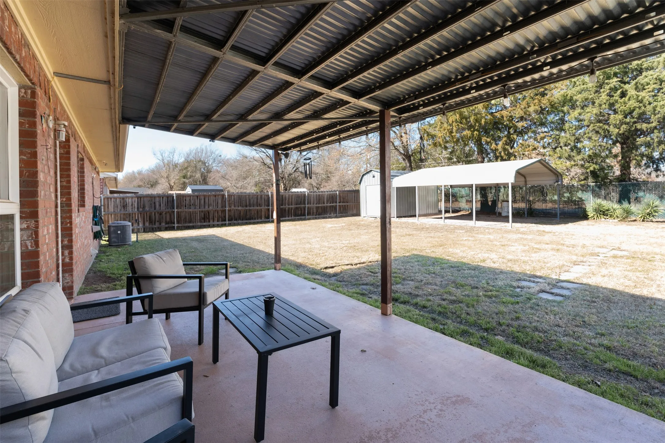 Single Family Residence For Sale in Henderson County , 924 Guam Street, Tool, Texas 75143, 3 Bedrooms, 2 Bathrooms, 1 Garage spaces, 1,568 Sqft, built in 2003, Preowned, Price $245,000, mls#21173717, Real Estate Agent in Tool, Homes For Sale in Henderson county, Homes For Sale in Tool, Realtor in Tool Texas, Real Estate Brokerage Independent Realty Texas, Luminita Cordes Realtor