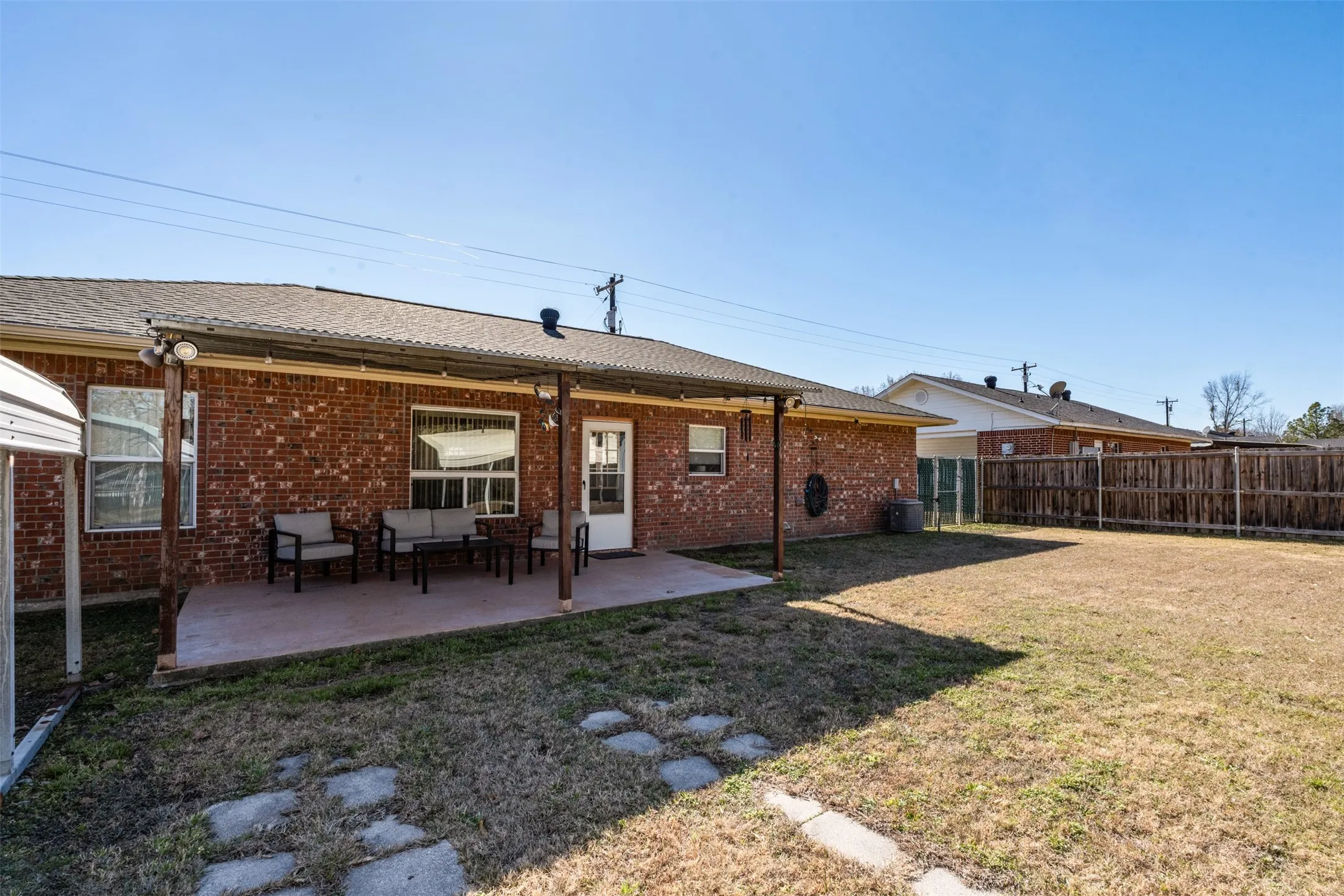 Single Family Residence For Sale in Henderson County , 924 Guam Street, Tool, Texas 75143, 3 Bedrooms, 2 Bathrooms, 1 Garage spaces, 1,568 Sqft, built in 2003, Preowned, Price $245,000, mls#21173717, Real Estate Agent in Tool, Homes For Sale in Henderson county, Homes For Sale in Tool, Realtor in Tool Texas, Real Estate Brokerage Independent Realty Texas, Luminita Cordes Realtor
