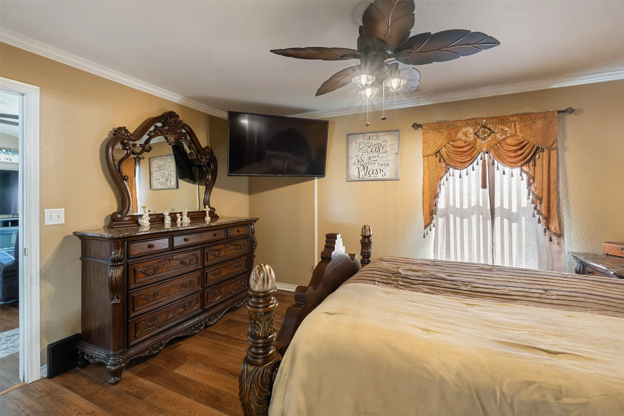 Single Family Residence For Sale in Henderson County , 924 Guam Street, Tool, Texas 75143, 3 Bedrooms, 2 Bathrooms, 1 Garage spaces, 1,568 Sqft, built in 2003, Preowned, Price $245,000, mls#21173717, Real Estate Agent in Tool, Homes For Sale in Henderson county, Homes For Sale in Tool, Realtor in Tool Texas, Real Estate Brokerage Independent Realty Texas, Luminita Cordes Realtor