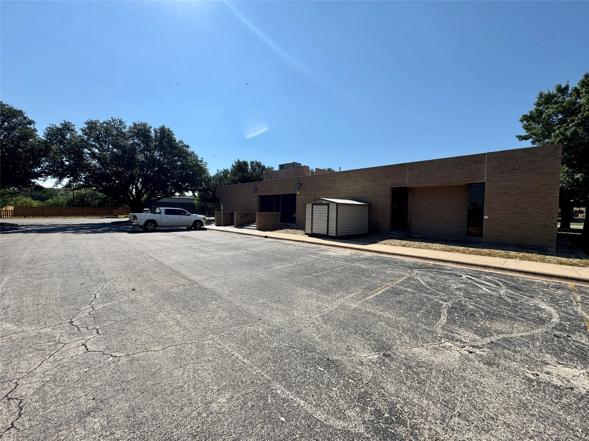 Office For Rent in Taylor County , 3404 S 14th Street, Abilene, Texas 79605, 0, 0, Garage spaces, 0 Sqft, built in 1972, Preowned, Price $2,100, mls#21173765, Real Estate Agent in Abilene, Homes For Rent in Taylor county, Homes For Rent in Abilene, Realtor in Abilene Texas, Real Estate Brokerage Independent Realty Texas, Luminita Cordes Realtor