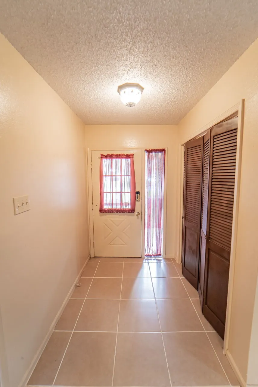 Single Family Residence For Sale in Stephens County , 2410 Sha Lane, Breckenridge, Texas 76424, 3 Bedroom, 2 Bathroom, 2 Garage spaces, 2,161 Sqft, built in 1975, mls#21173802, Real Estate Agent in Breckenridge, Homes For Sale in Stephens county, Homes For Sale in Breckenridge, Realtor in Breckenridge Texas, Real Estate Brokerage Independent Realty Texas, Luminita Cordes Realtor