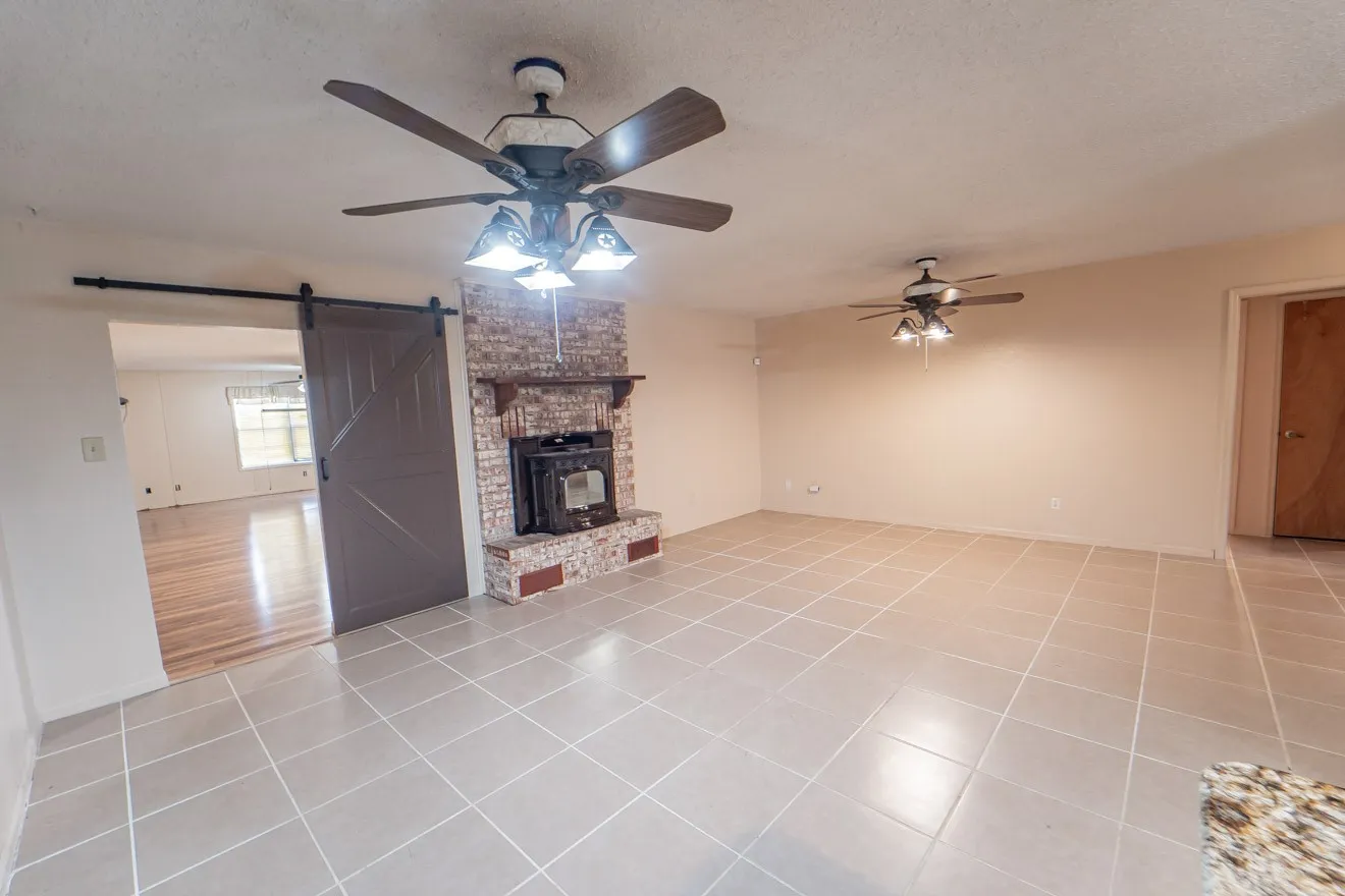 Single Family Residence For Sale in Stephens County , 2410 Sha Lane, Breckenridge, Texas 76424, 3 Bedroom, 2 Bathroom, 2 Garage spaces, 2,161 Sqft, built in 1975, mls#21173802, Real Estate Agent in Breckenridge, Homes For Sale in Stephens county, Homes For Sale in Breckenridge, Realtor in Breckenridge Texas, Real Estate Brokerage Independent Realty Texas, Luminita Cordes Realtor