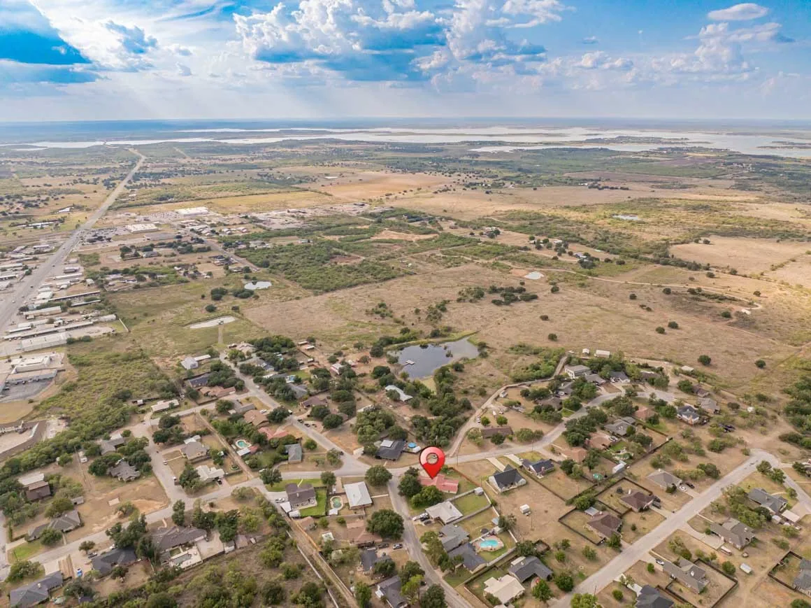 Single Family Residence For Sale in Stephens County , 2410 Sha Lane, Breckenridge, Texas 76424, 3 Bedroom, 2 Bathroom, 2 Garage spaces, 2,161 Sqft, built in 1975, mls#21173802, Real Estate Agent in Breckenridge, Homes For Sale in Stephens county, Homes For Sale in Breckenridge, Realtor in Breckenridge Texas, Real Estate Brokerage Independent Realty Texas, Luminita Cordes Realtor