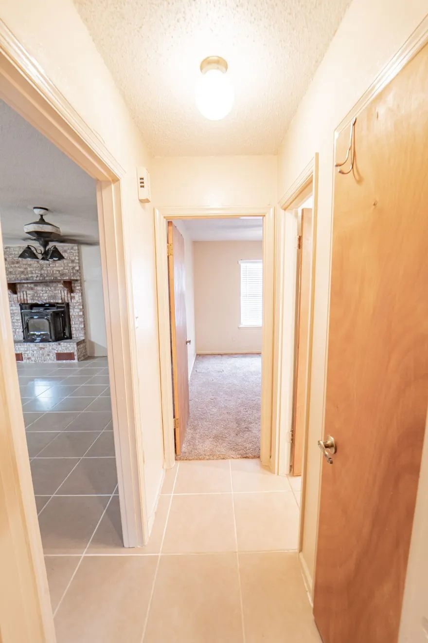 Single Family Residence For Sale in Stephens County , 2410 Sha Lane, Breckenridge, Texas 76424, 3 Bedroom, 2 Bathroom, 2 Garage spaces, 2,161 Sqft, built in 1975, mls#21173802, Real Estate Agent in Breckenridge, Homes For Sale in Stephens county, Homes For Sale in Breckenridge, Realtor in Breckenridge Texas, Real Estate Brokerage Independent Realty Texas, Luminita Cordes Realtor