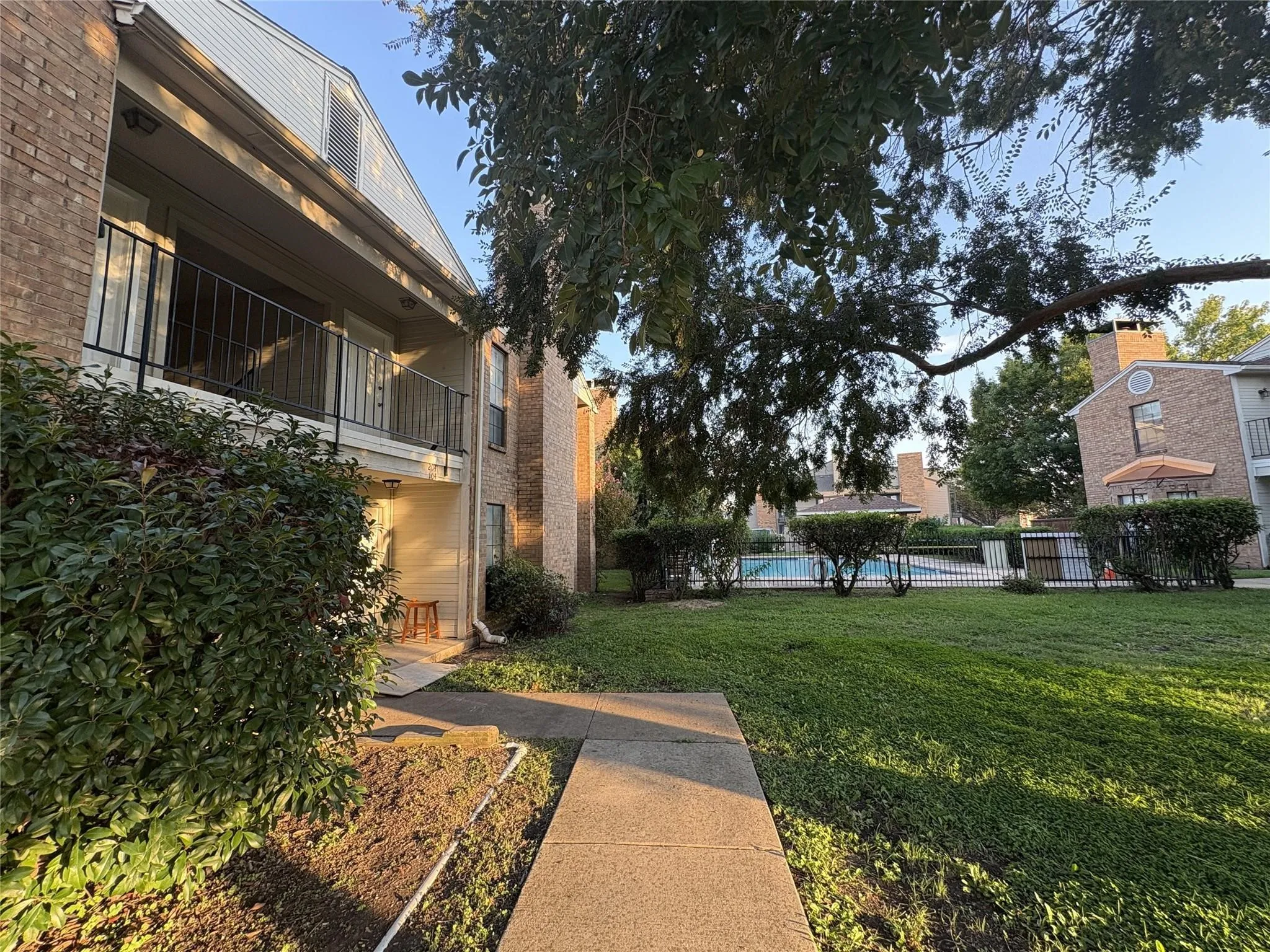 Condominium For Rent in Dallas County , 5902 Marvin Loving Drive 204, Garland, Texas 75043, 2 Bedroom, 2 Bathroom, Garage spaces, 950 Sqft, built in 1982, mls#21173859, Real Estate Agent in Garland, Homes For Rent in Dallas county, Homes For Rent in Garland, Realtor in Garland Texas, Real Estate Brokerage Independent Realty Texas, Luminita Cordes Realtor