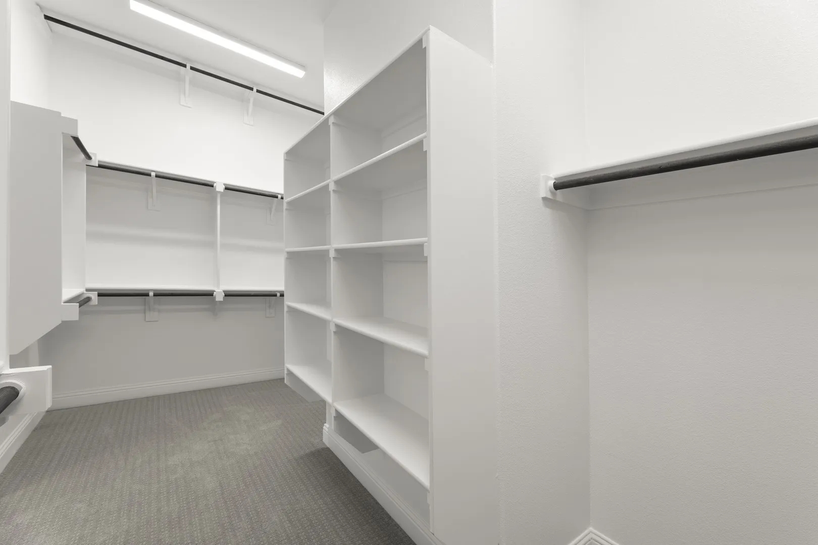 20. 16368 Parish - Closet