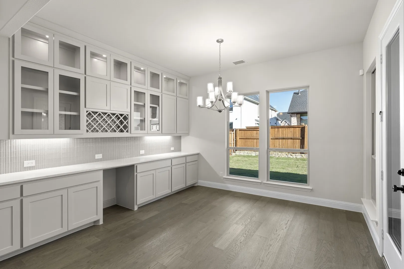 13. 16368 Parish - Dining