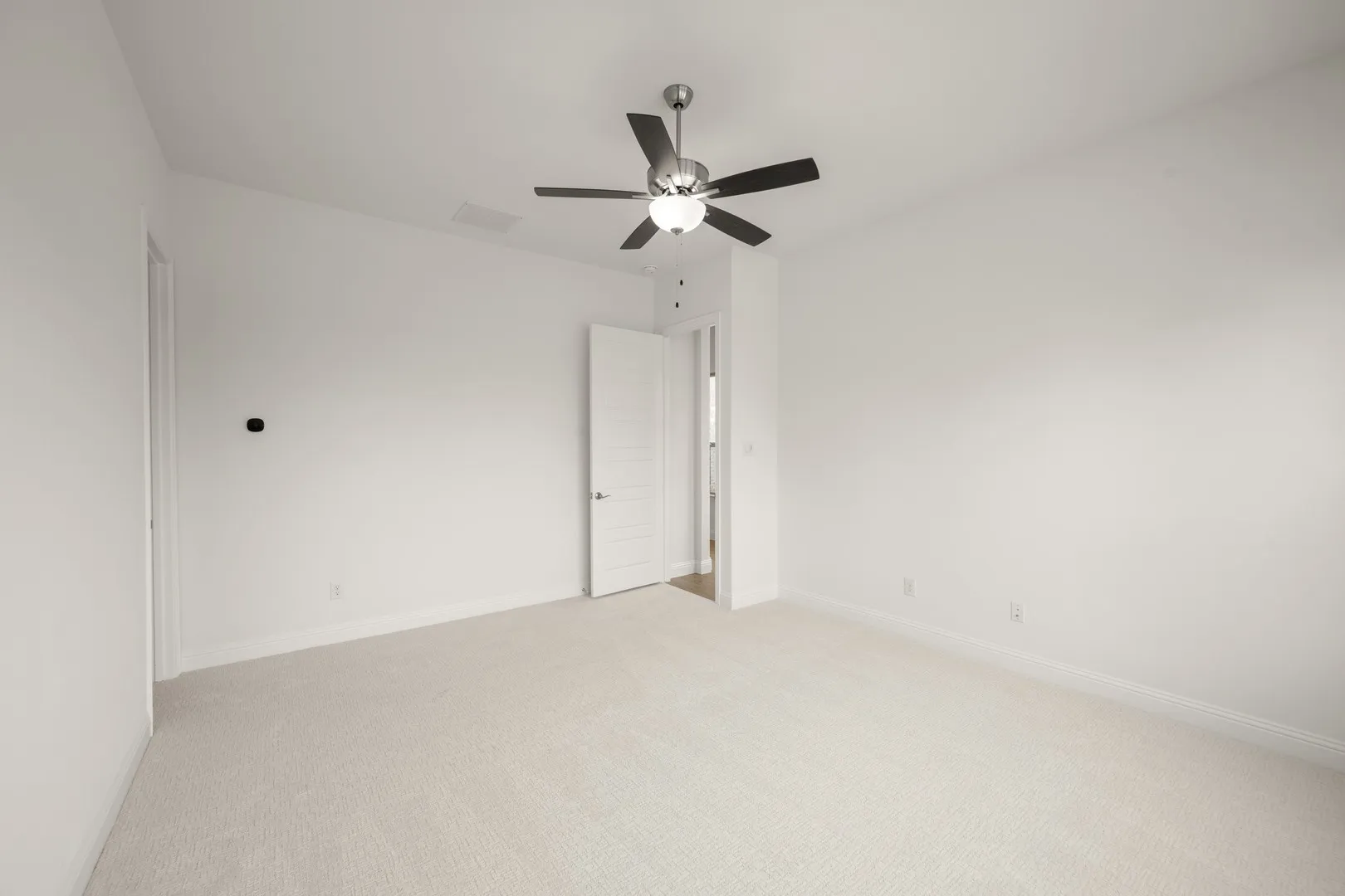 1540 Euclid- Primary Suite-2