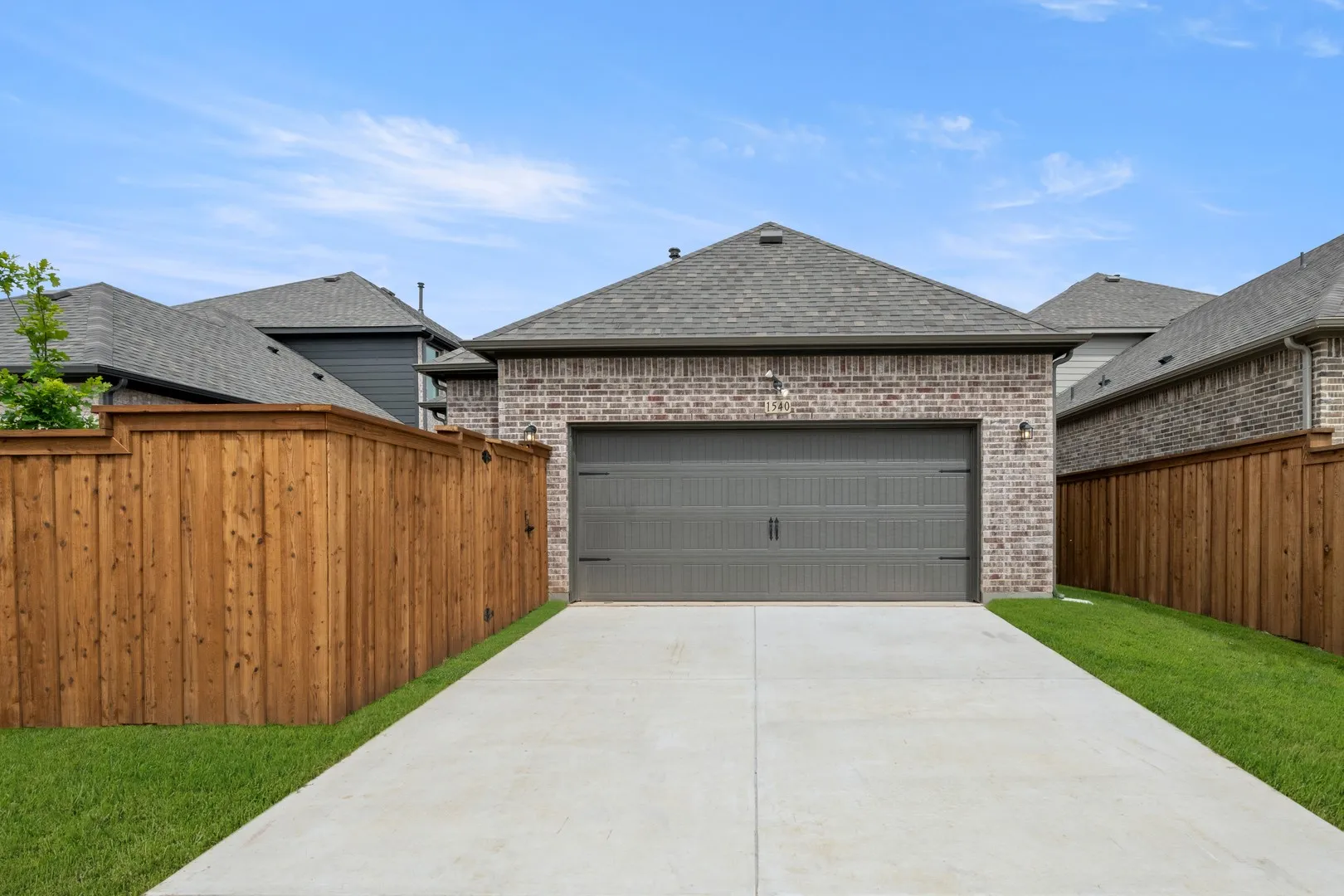 1540 Euclid- Back-1