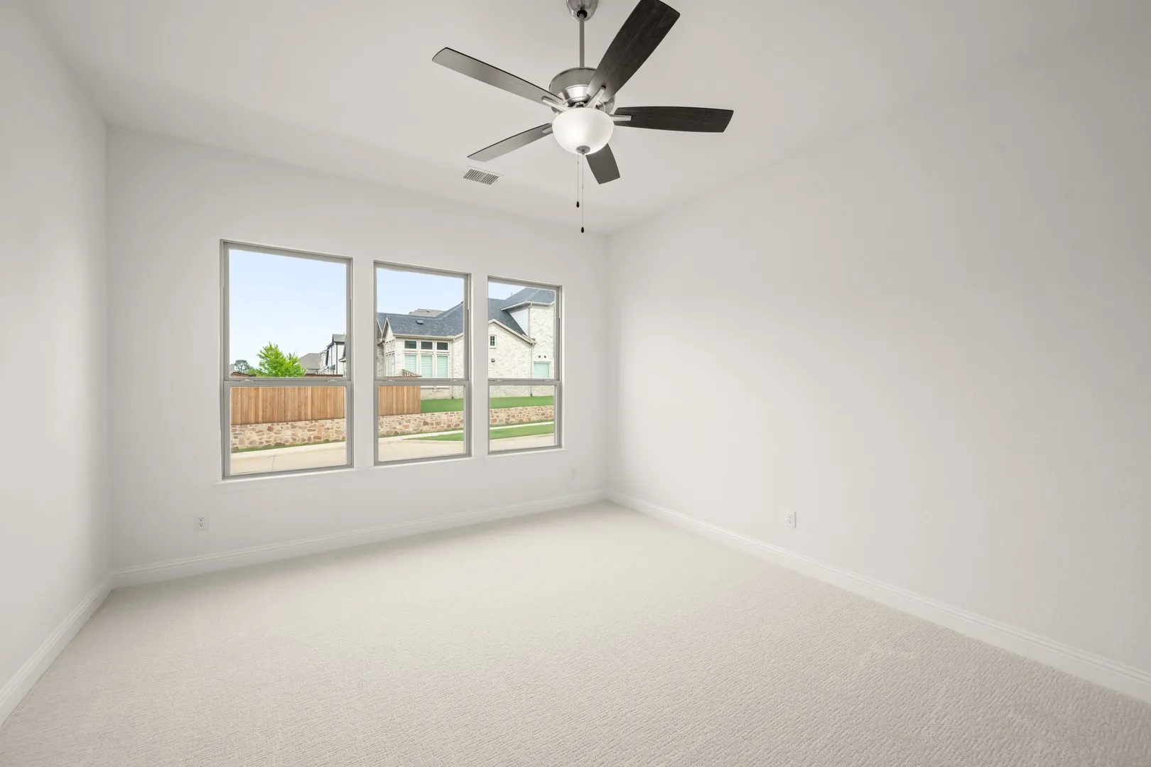 1540 Euclid- Primary Suite-1