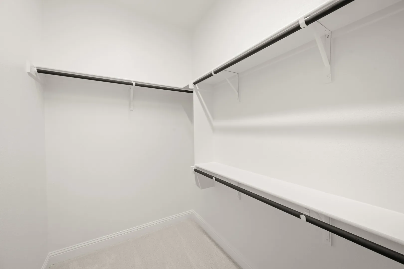 1540 Euclid- Primary Suite-7