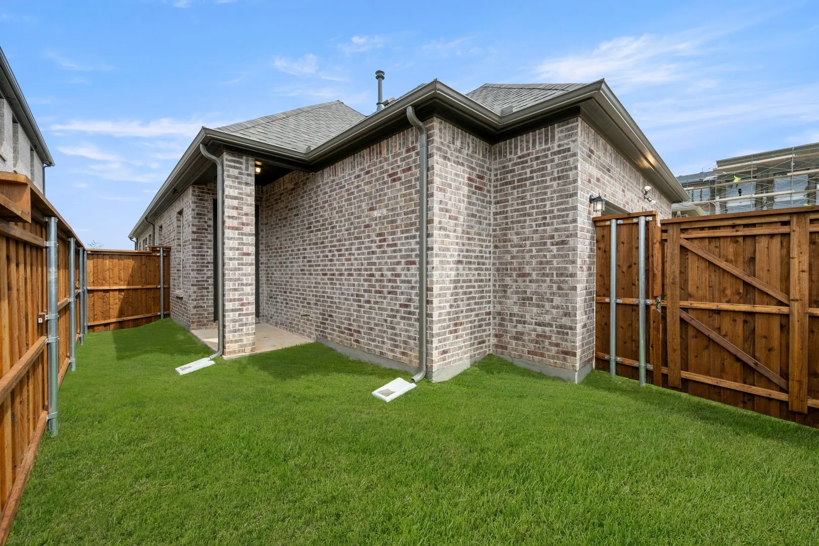 1540 Euclid- Back-2