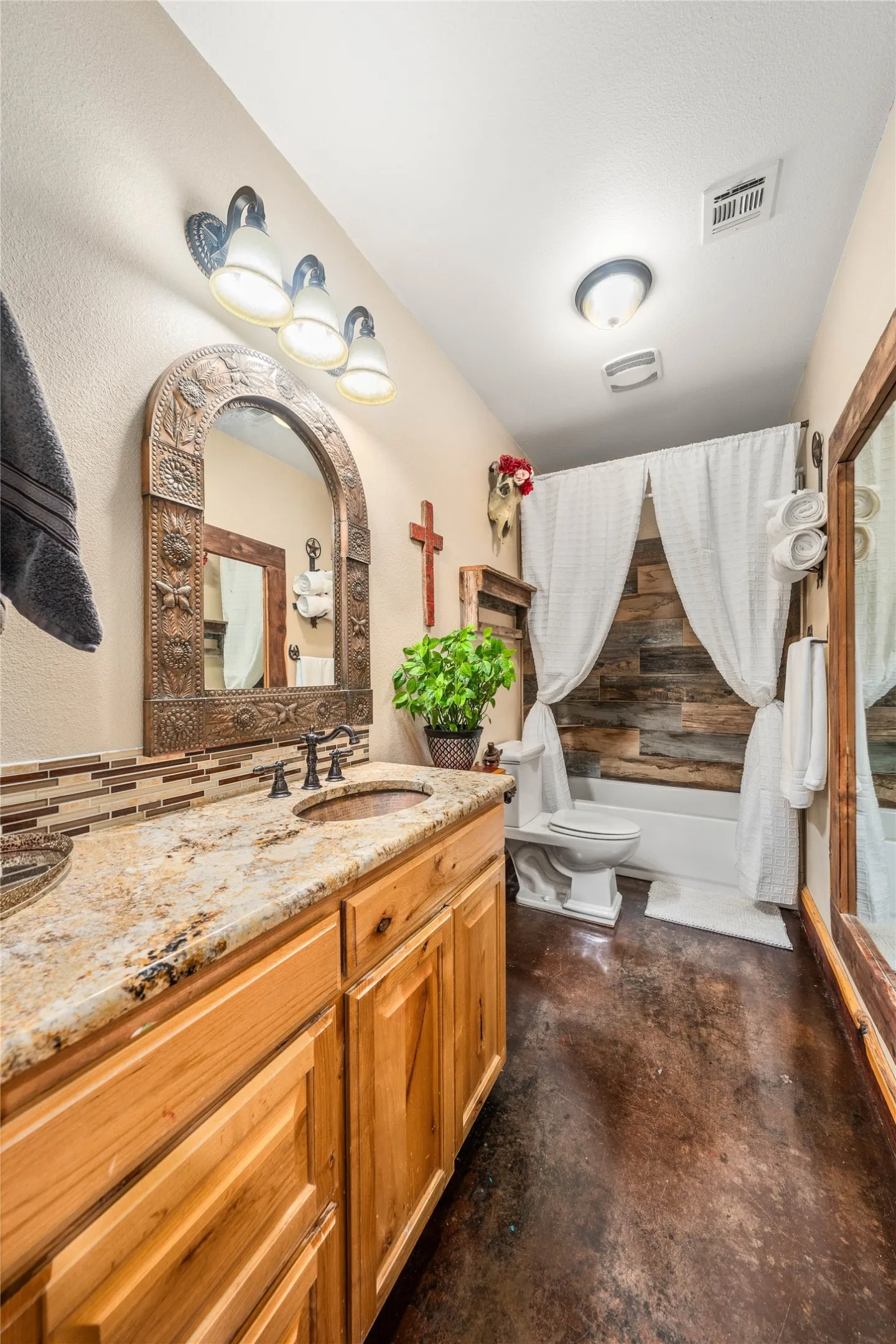 Farm For Sale in Bosque County , 318 CR 3355, Valley Mills, Texas 76689, 3 Bedrooms, 2 Bathrooms, 12 Garage spaces, 1,500 Sqft, built in 2016, Price $1,750,000, mls#21173635, Real Estate Agent in Valley Mills, Homes For Sale in Bosque county, Homes For Sale in Valley Mills, Realtor in Valley Mills Texas, Real Estate Brokerage Independent Realty Texas, Luminita Cordes Realtor