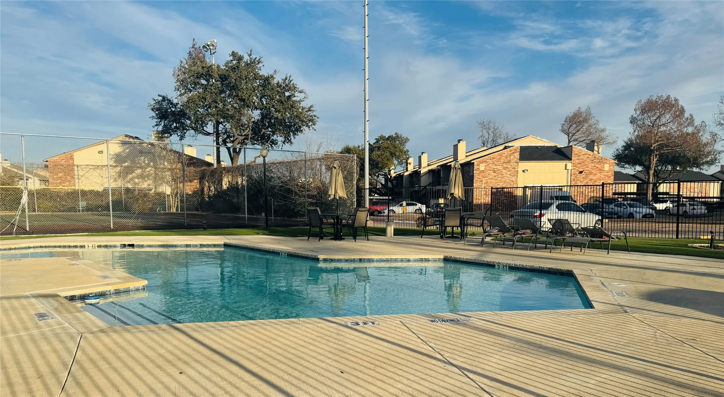 Condominium For Sale in Dallas County , 12484 Abrams Road 2121, Dallas, Texas 75243, 2 Bedroom, 2 Bathroom, Garage spaces, 998 Sqft, built in 1982, Preowned, mls#21173892, Real Estate Agent in Dallas, Homes For Sale in Dallas county, Homes For Sale in Dallas, Realtor in Dallas Texas, Real Estate Brokerage Independent Realty Texas, Luminita Cordes Realtor