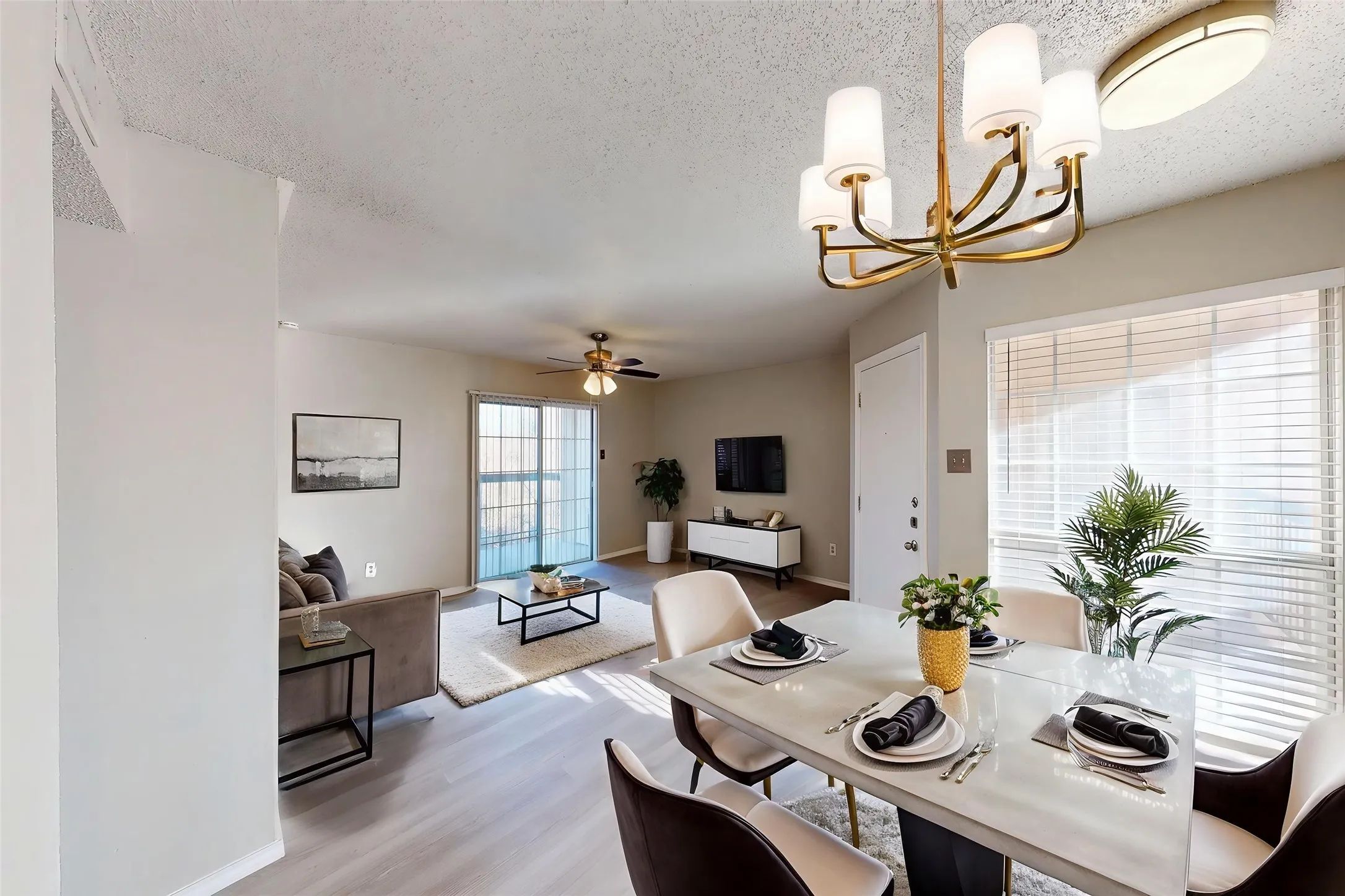 Condominium For Sale in Dallas County , 12484 Abrams Road 2121, Dallas, Texas 75243, 2 Bedroom, 2 Bathroom, Garage spaces, 998 Sqft, built in 1982, Preowned, mls#21173892, Real Estate Agent in Dallas, Homes For Sale in Dallas county, Homes For Sale in Dallas, Realtor in Dallas Texas, Real Estate Brokerage Independent Realty Texas, Luminita Cordes Realtor