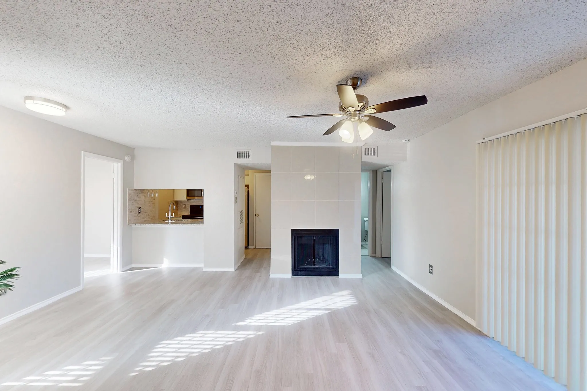 Condominium For Sale in Dallas County , 12484 Abrams Road 2121, Dallas, Texas 75243, 2 Bedroom, 2 Bathroom, Garage spaces, 998 Sqft, built in 1982, Preowned, mls#21173892, Real Estate Agent in Dallas, Homes For Sale in Dallas county, Homes For Sale in Dallas, Realtor in Dallas Texas, Real Estate Brokerage Independent Realty Texas, Luminita Cordes Realtor