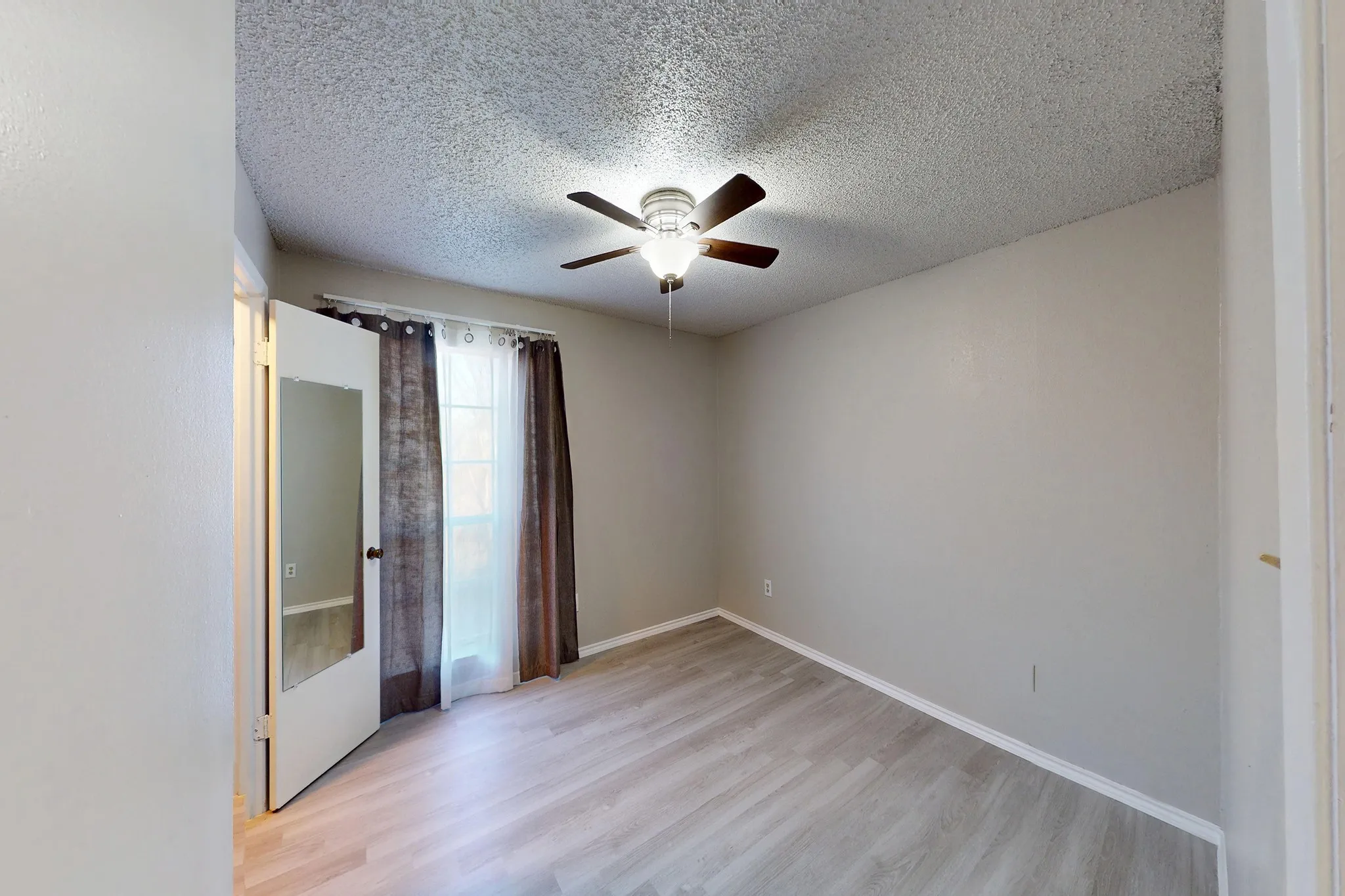 Condominium For Sale in Dallas County , 12484 Abrams Road 2121, Dallas, Texas 75243, 2 Bedroom, 2 Bathroom, Garage spaces, 998 Sqft, built in 1982, Preowned, mls#21173892, Real Estate Agent in Dallas, Homes For Sale in Dallas county, Homes For Sale in Dallas, Realtor in Dallas Texas, Real Estate Brokerage Independent Realty Texas, Luminita Cordes Realtor