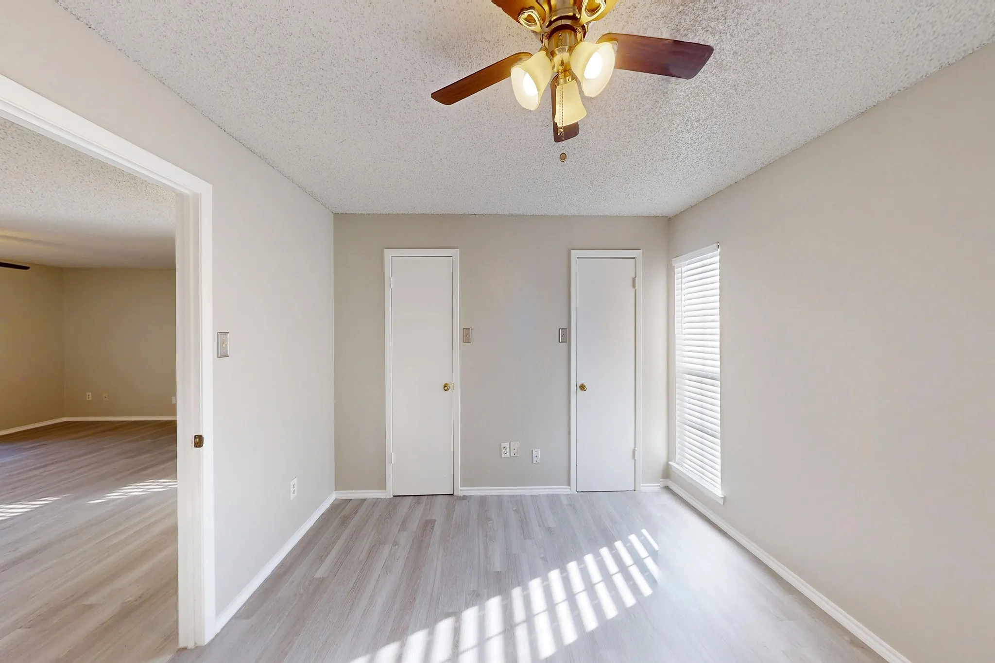 Condominium For Sale in Dallas County , 12484 Abrams Road 2121, Dallas, Texas 75243, 2 Bedroom, 2 Bathroom, Garage spaces, 998 Sqft, built in 1982, Preowned, mls#21173892, Real Estate Agent in Dallas, Homes For Sale in Dallas county, Homes For Sale in Dallas, Realtor in Dallas Texas, Real Estate Brokerage Independent Realty Texas, Luminita Cordes Realtor