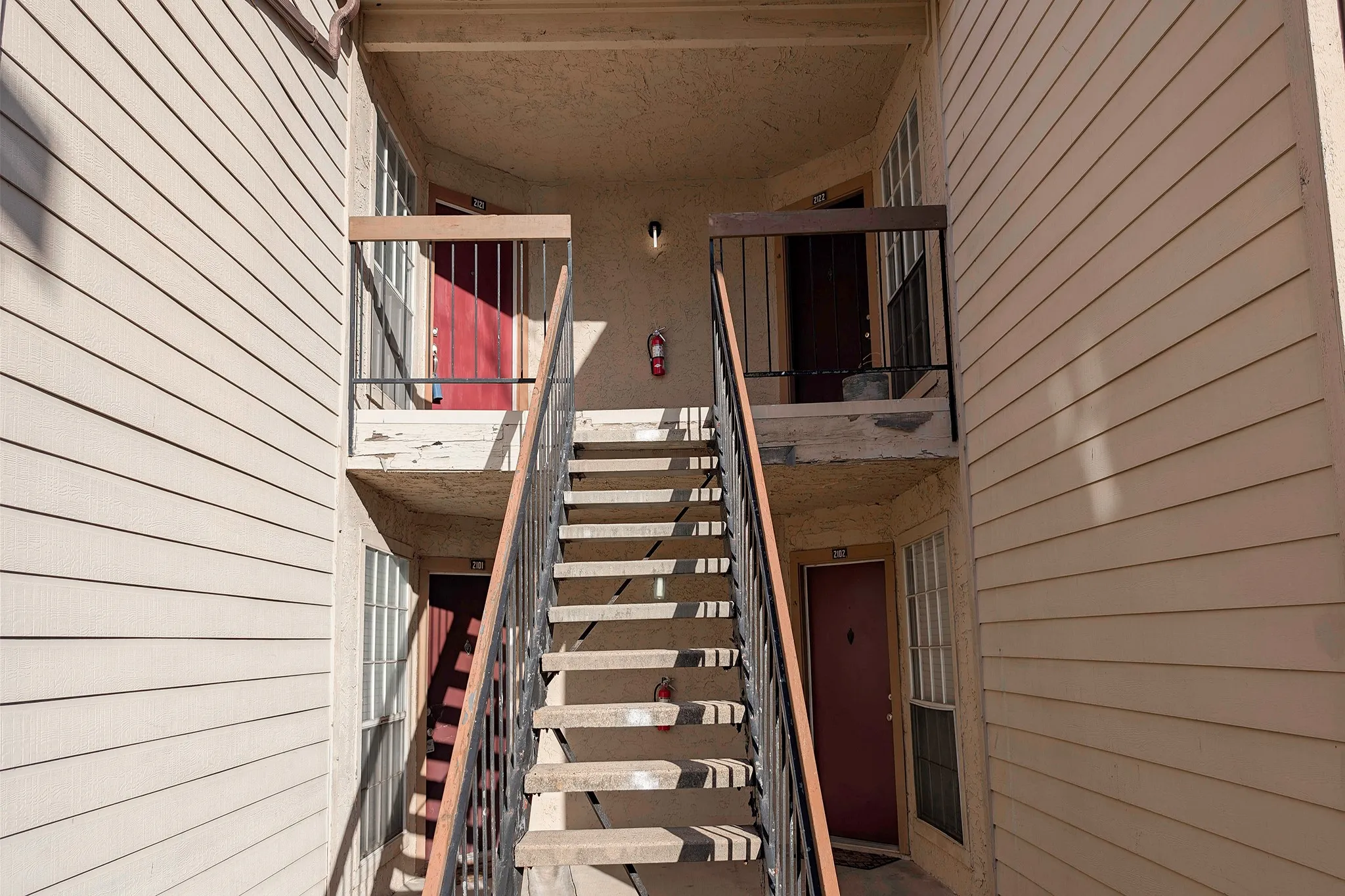 Condominium For Sale in Dallas County , 12484 Abrams Road 2121, Dallas, Texas 75243, 2 Bedroom, 2 Bathroom, Garage spaces, 998 Sqft, built in 1982, Preowned, mls#21173892, Real Estate Agent in Dallas, Homes For Sale in Dallas county, Homes For Sale in Dallas, Realtor in Dallas Texas, Real Estate Brokerage Independent Realty Texas, Luminita Cordes Realtor
