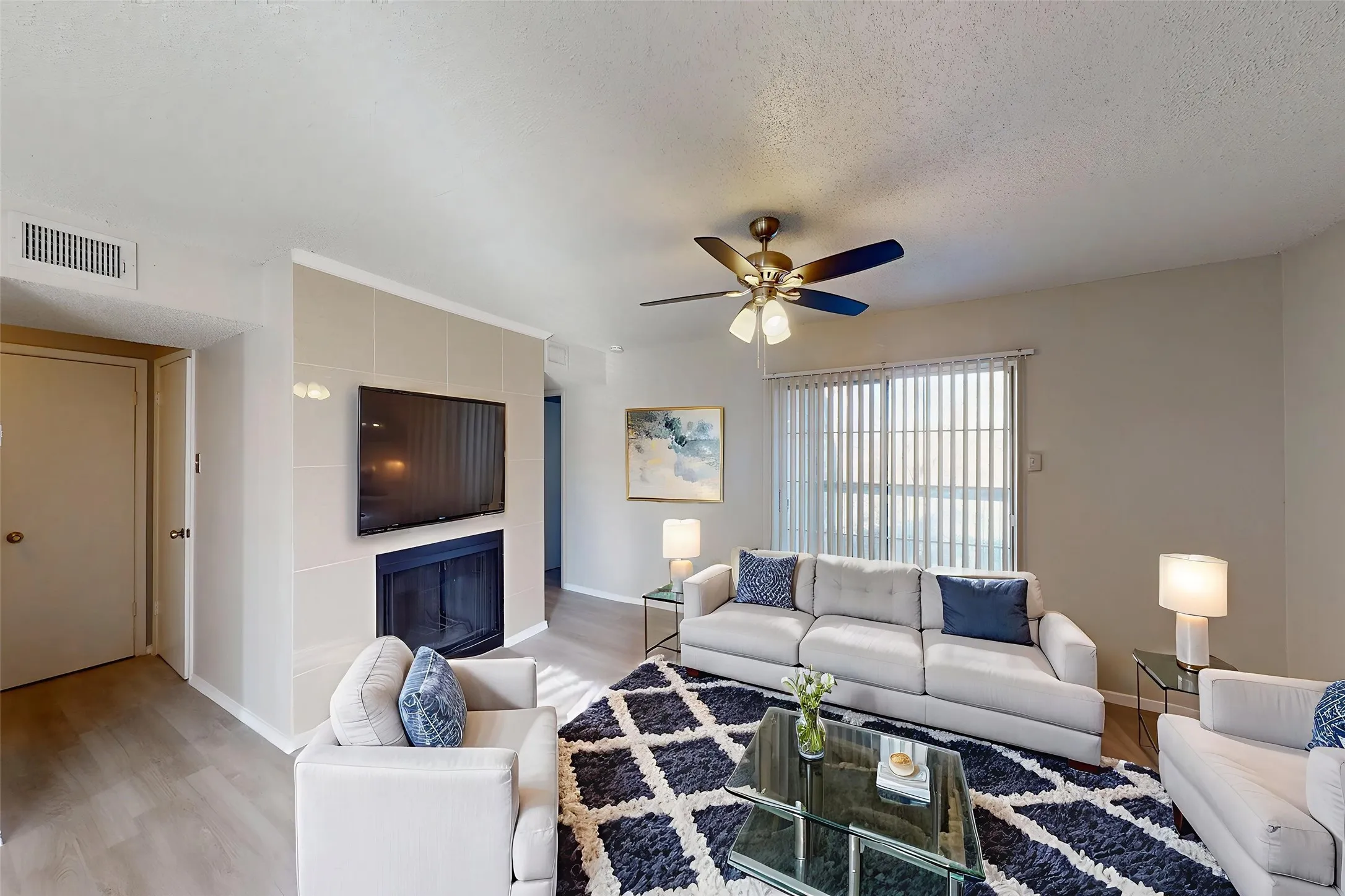 Condominium For Sale in Dallas County , 12484 Abrams Road 2121, Dallas, Texas 75243, 2 Bedroom, 2 Bathroom, Garage spaces, 998 Sqft, built in 1982, Preowned, mls#21173892, Real Estate Agent in Dallas, Homes For Sale in Dallas county, Homes For Sale in Dallas, Realtor in Dallas Texas, Real Estate Brokerage Independent Realty Texas, Luminita Cordes Realtor
