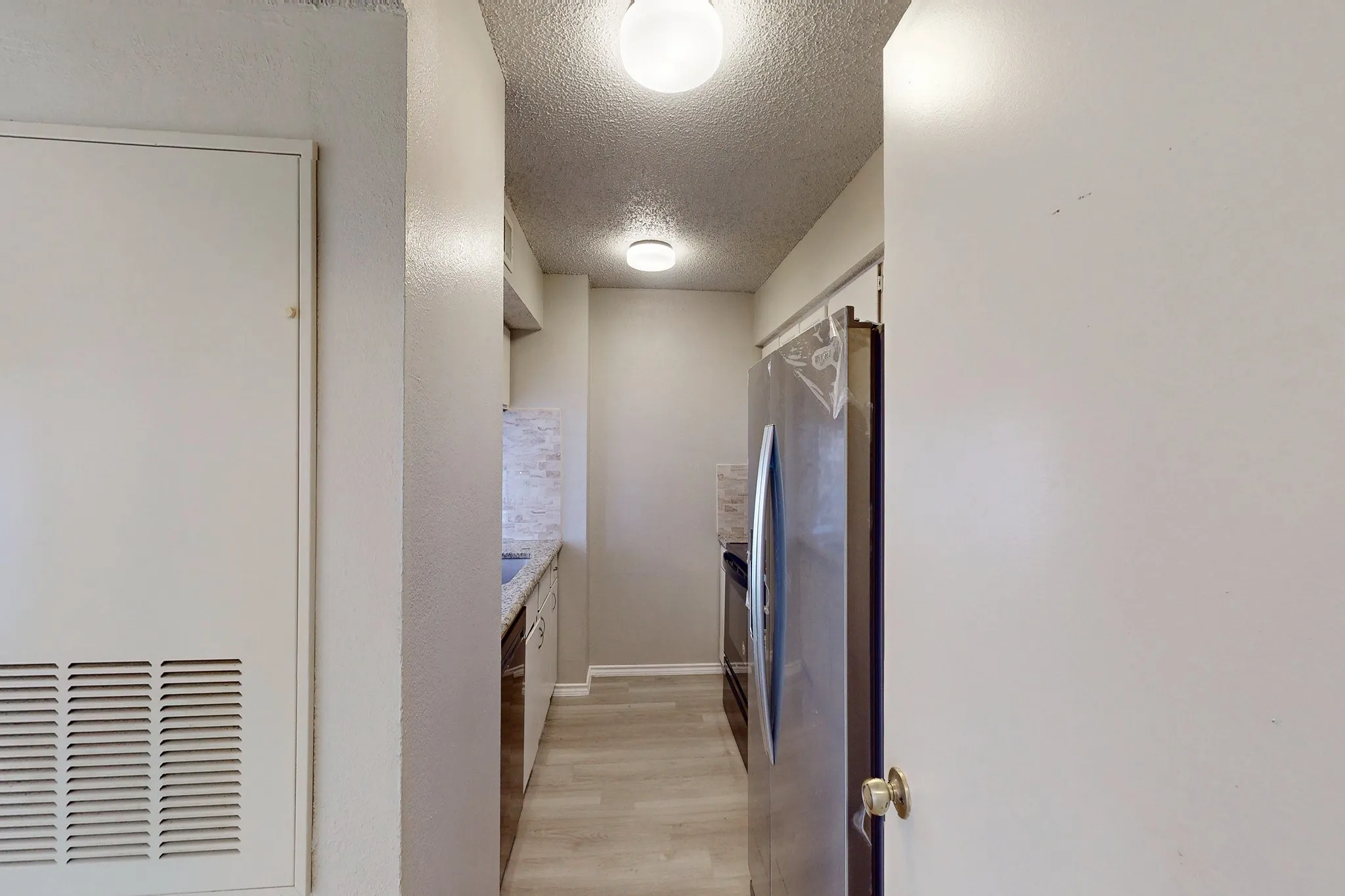 Condominium For Sale in Dallas County , 12484 Abrams Road 2121, Dallas, Texas 75243, 2 Bedroom, 2 Bathroom, Garage spaces, 998 Sqft, built in 1982, Preowned, mls#21173892, Real Estate Agent in Dallas, Homes For Sale in Dallas county, Homes For Sale in Dallas, Realtor in Dallas Texas, Real Estate Brokerage Independent Realty Texas, Luminita Cordes Realtor