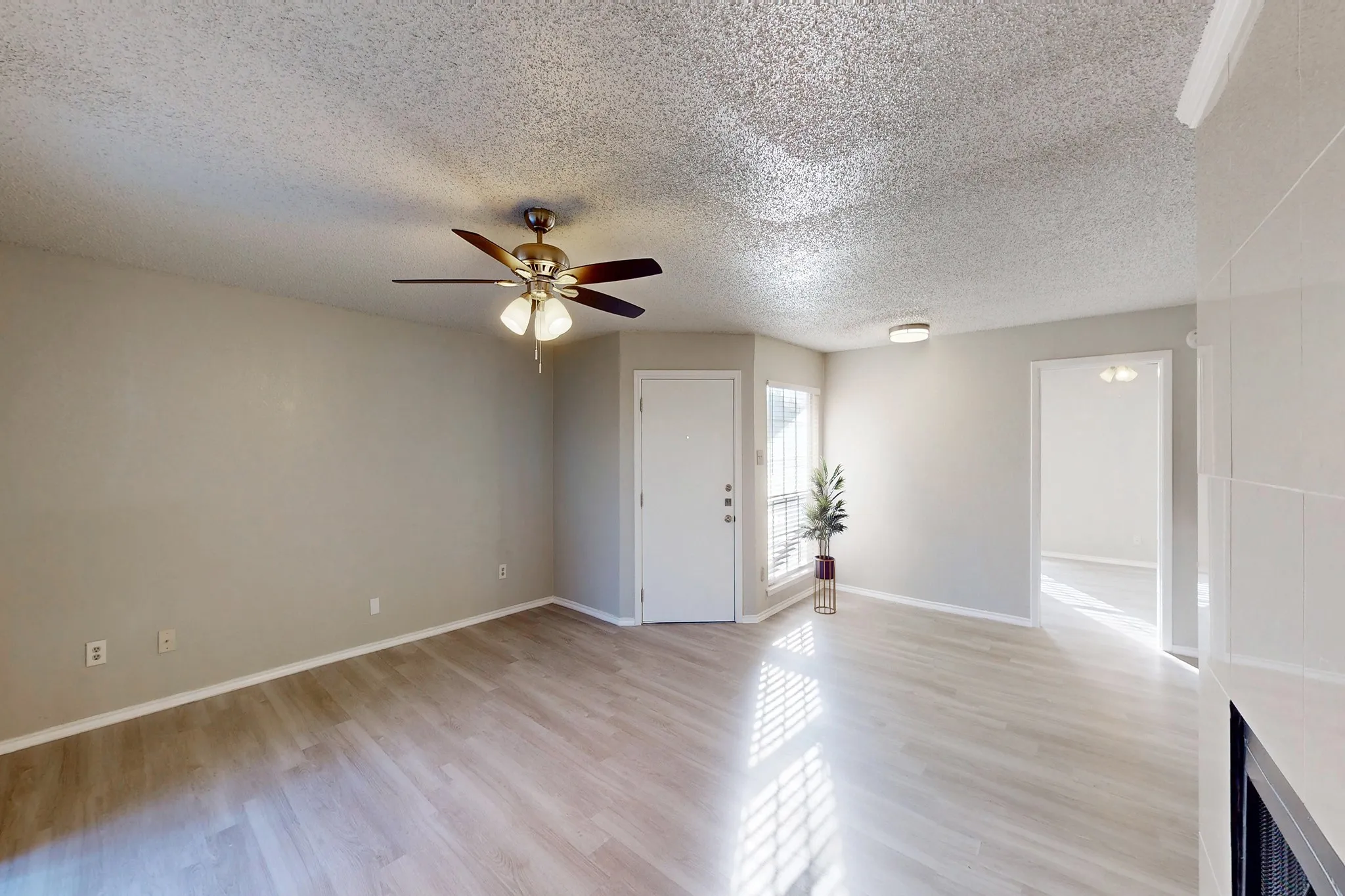 Condominium For Sale in Dallas County , 12484 Abrams Road 2121, Dallas, Texas 75243, 2 Bedroom, 2 Bathroom, Garage spaces, 998 Sqft, built in 1982, Preowned, mls#21173892, Real Estate Agent in Dallas, Homes For Sale in Dallas county, Homes For Sale in Dallas, Realtor in Dallas Texas, Real Estate Brokerage Independent Realty Texas, Luminita Cordes Realtor